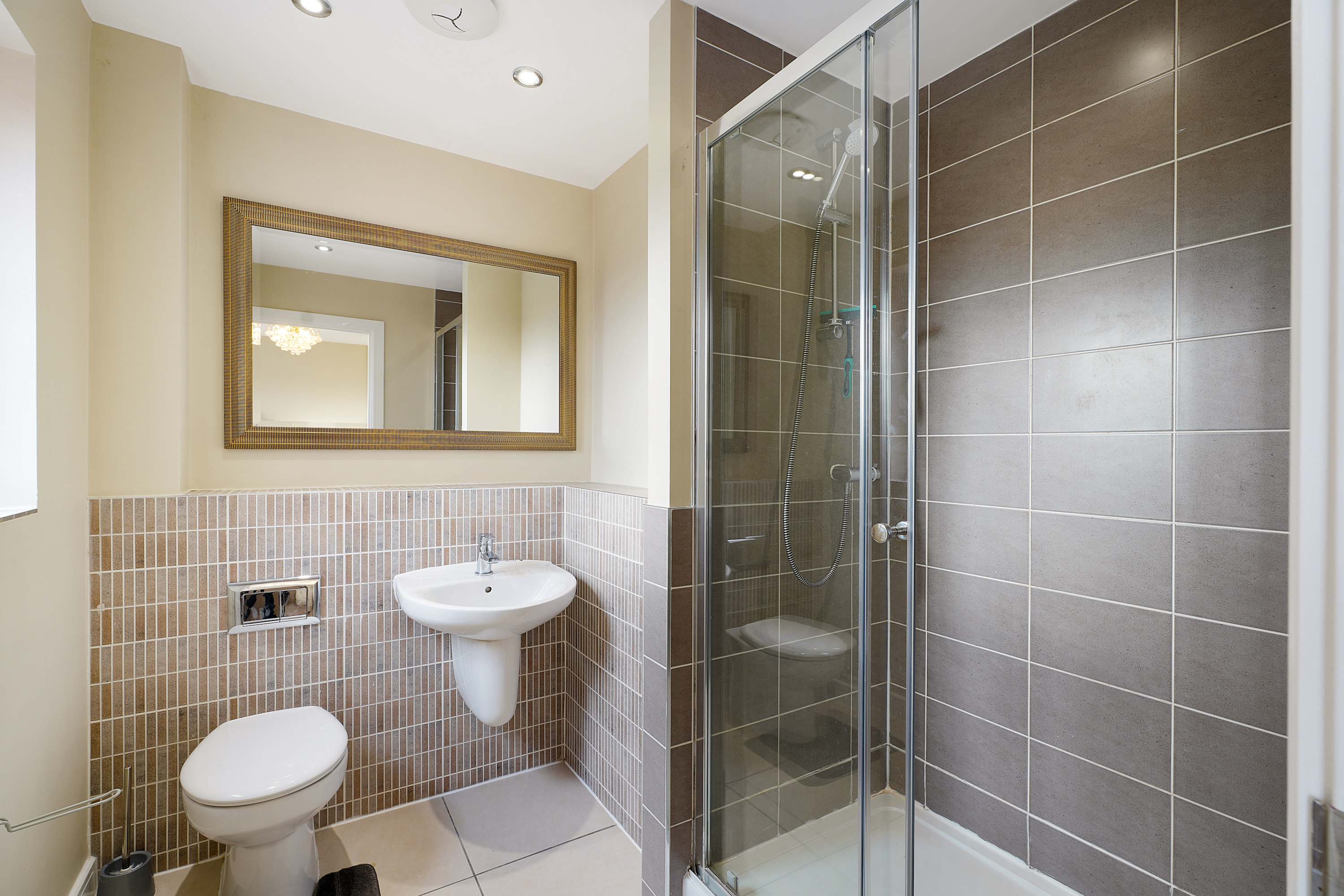 Folly Lodge | Peaceful Family Retreat with Scenic Views & Modern Comforts in 12 Folly Way S71 2SP - Property image 34 - VivreStays