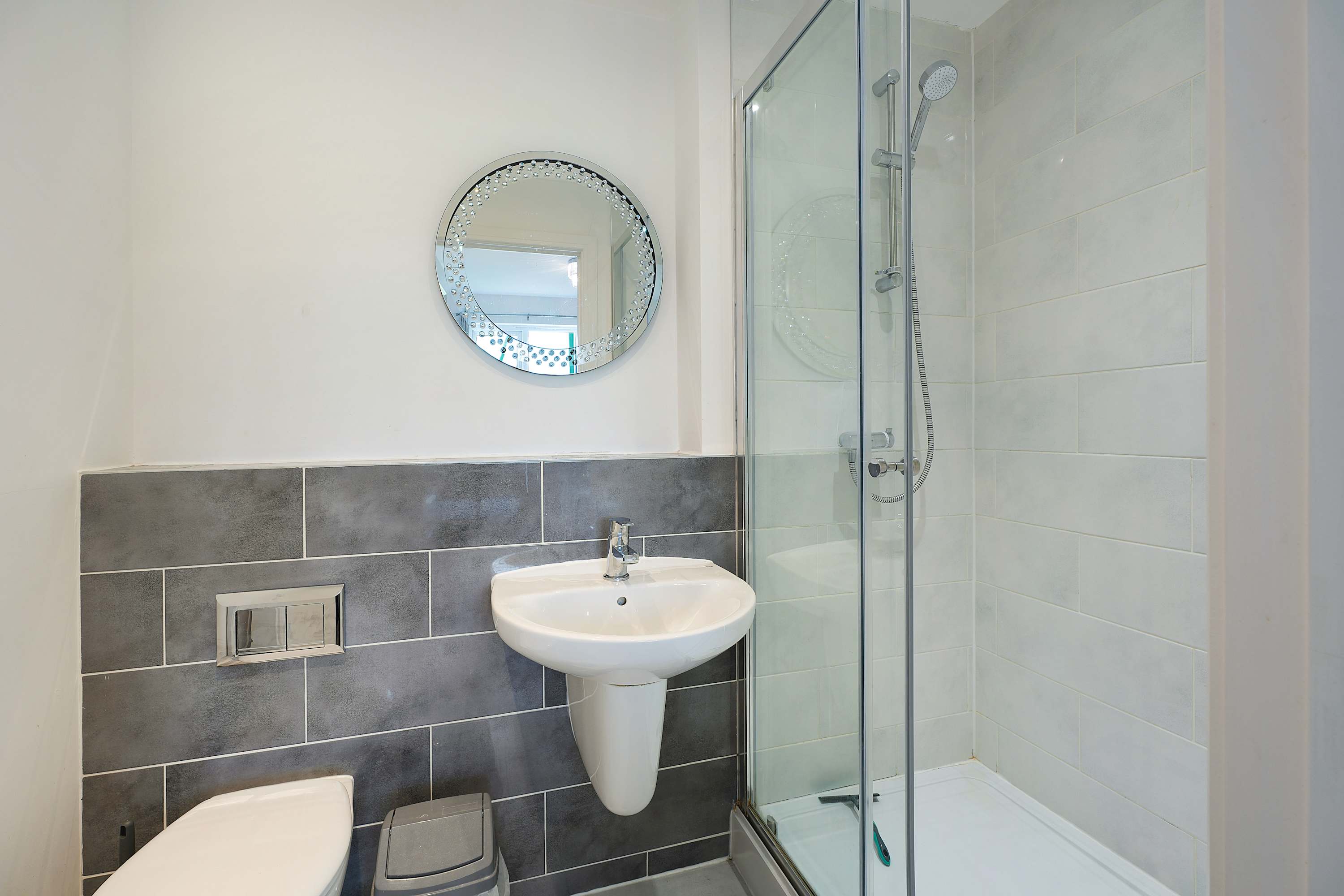 Folly Lodge | Peaceful Family Retreat with Scenic Views & Modern Comforts in 12 Folly Way S71 2SP - Property image 42 - VivreStays