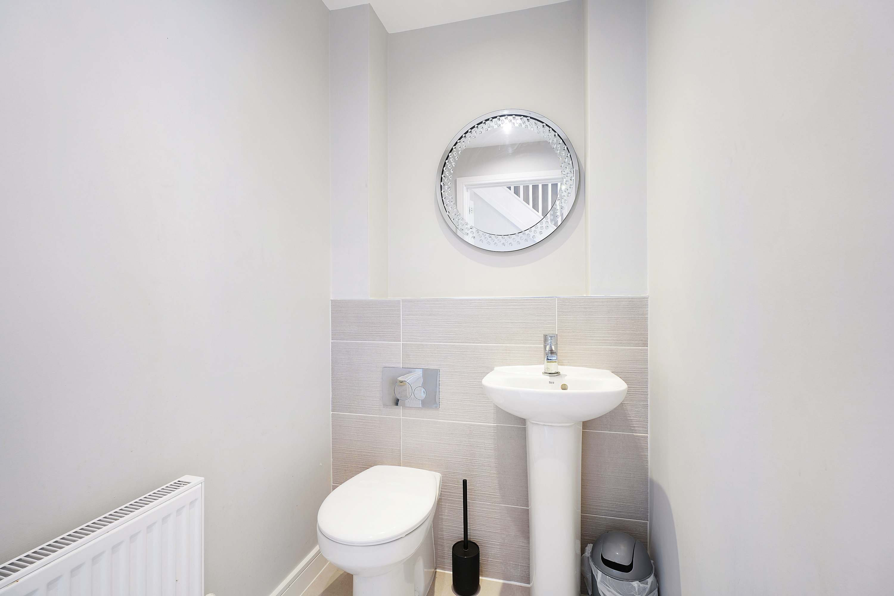 Folly Lodge | Peaceful Family Retreat with Scenic Views & Modern Comforts in 12 Folly Way S71 2SP - Property image 10 - VivreStays