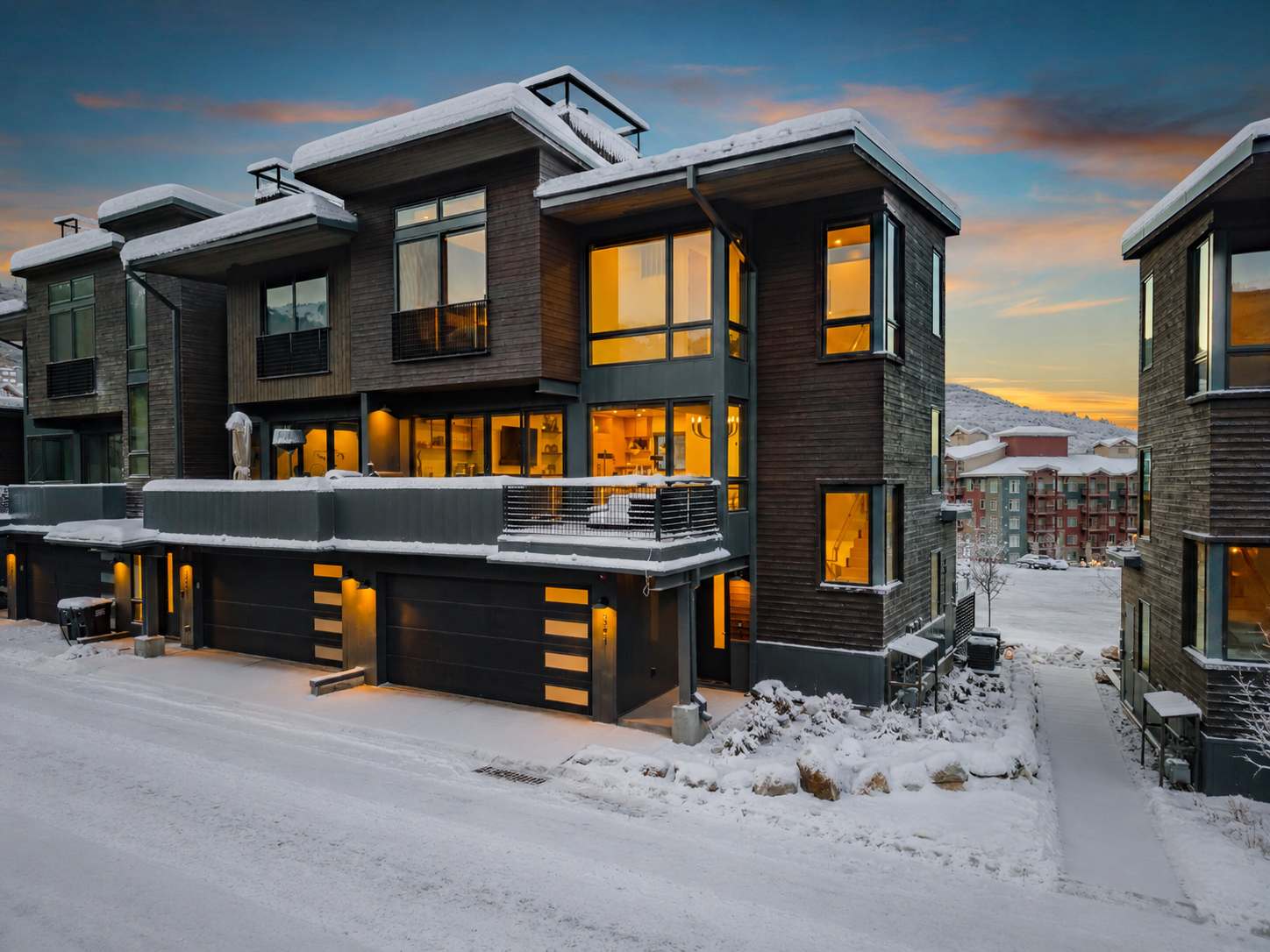Ski-In 5BR at Canyons Village | Hot Tub, Fire Pit | Steps to Gondola & Shuttle — photo 5 of 41