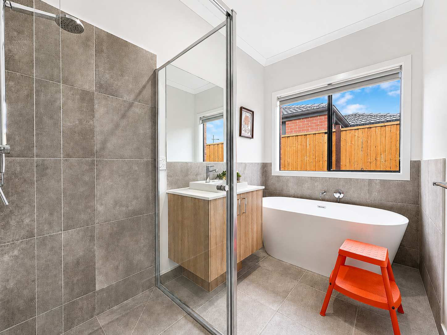 Modern 4BR Gateway to Great Ocean Rd and Geelong
