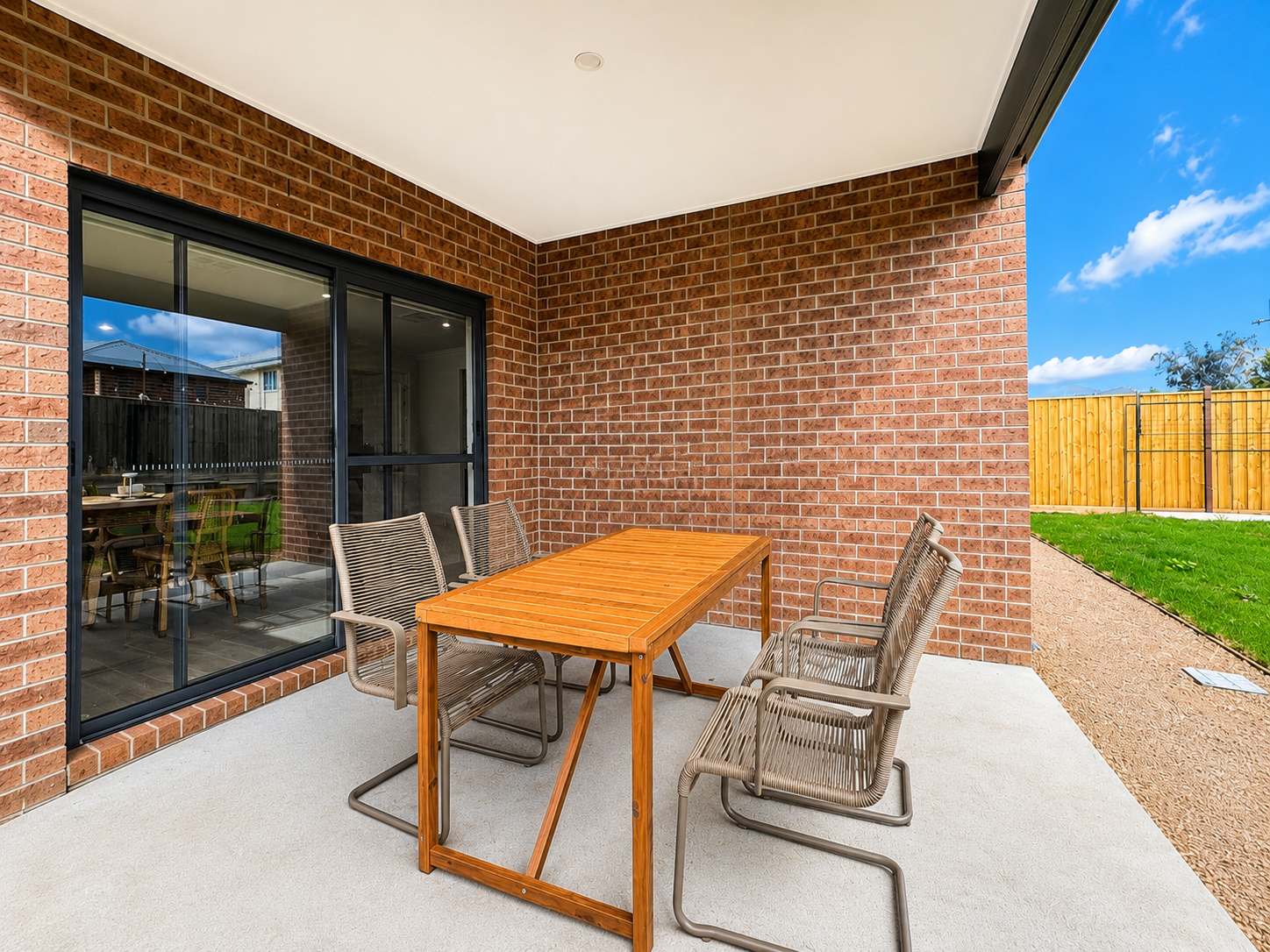 Modern 4BR Gateway to Great Ocean Rd and Geelong