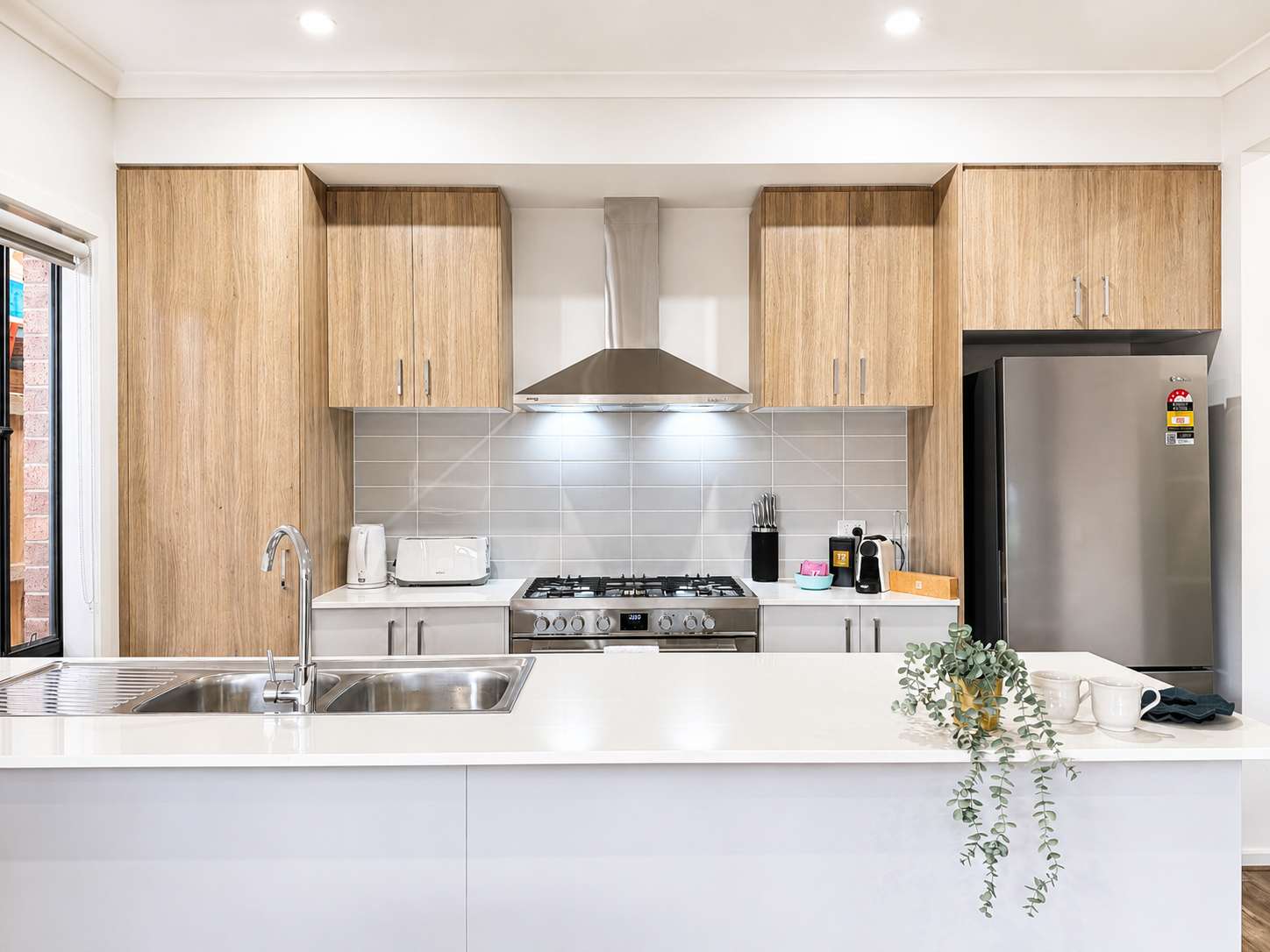 Modern 4BR Gateway to Great Ocean Rd and Geelong
