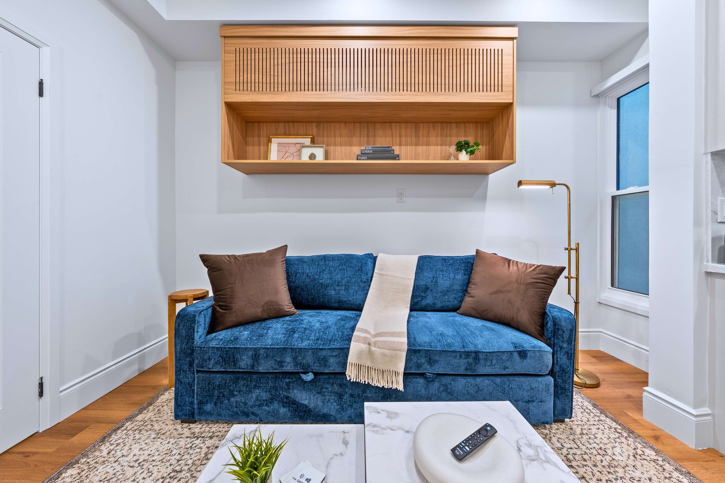 Cozy sofa made for slow evenings and relaxed stays