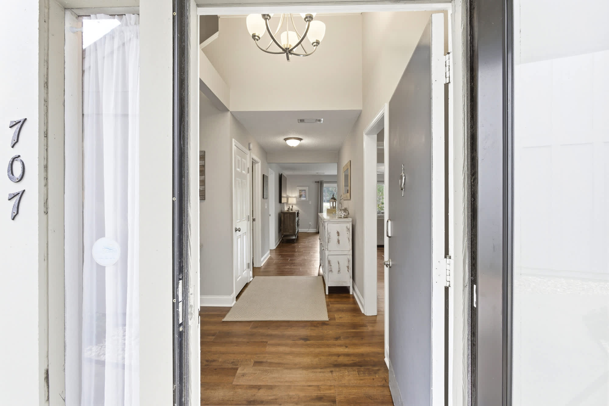707 Queen's Grant 8
