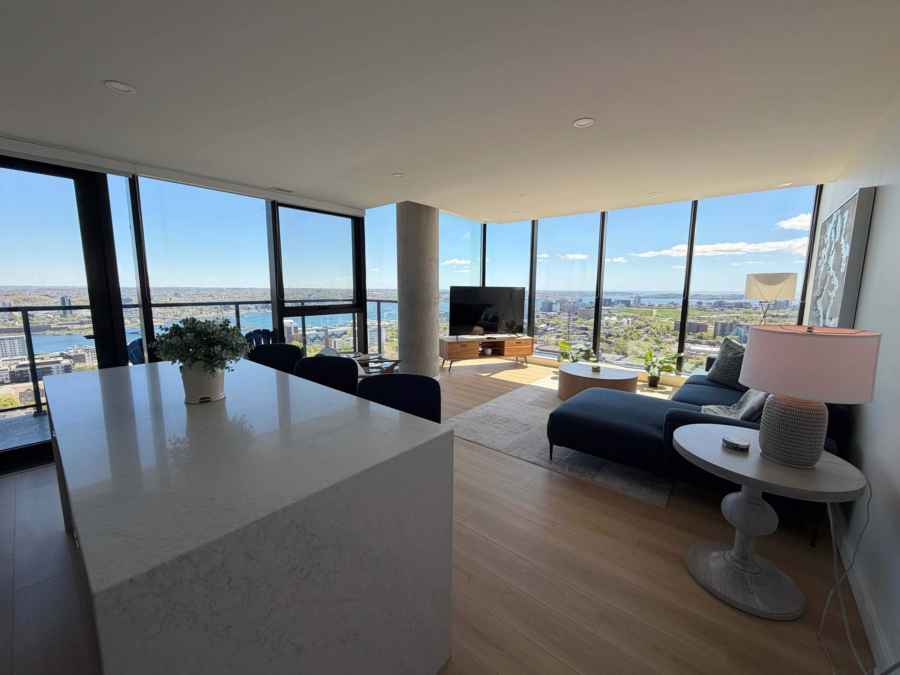 Luxury 2BR 2BA Penthouse with panoramic water view