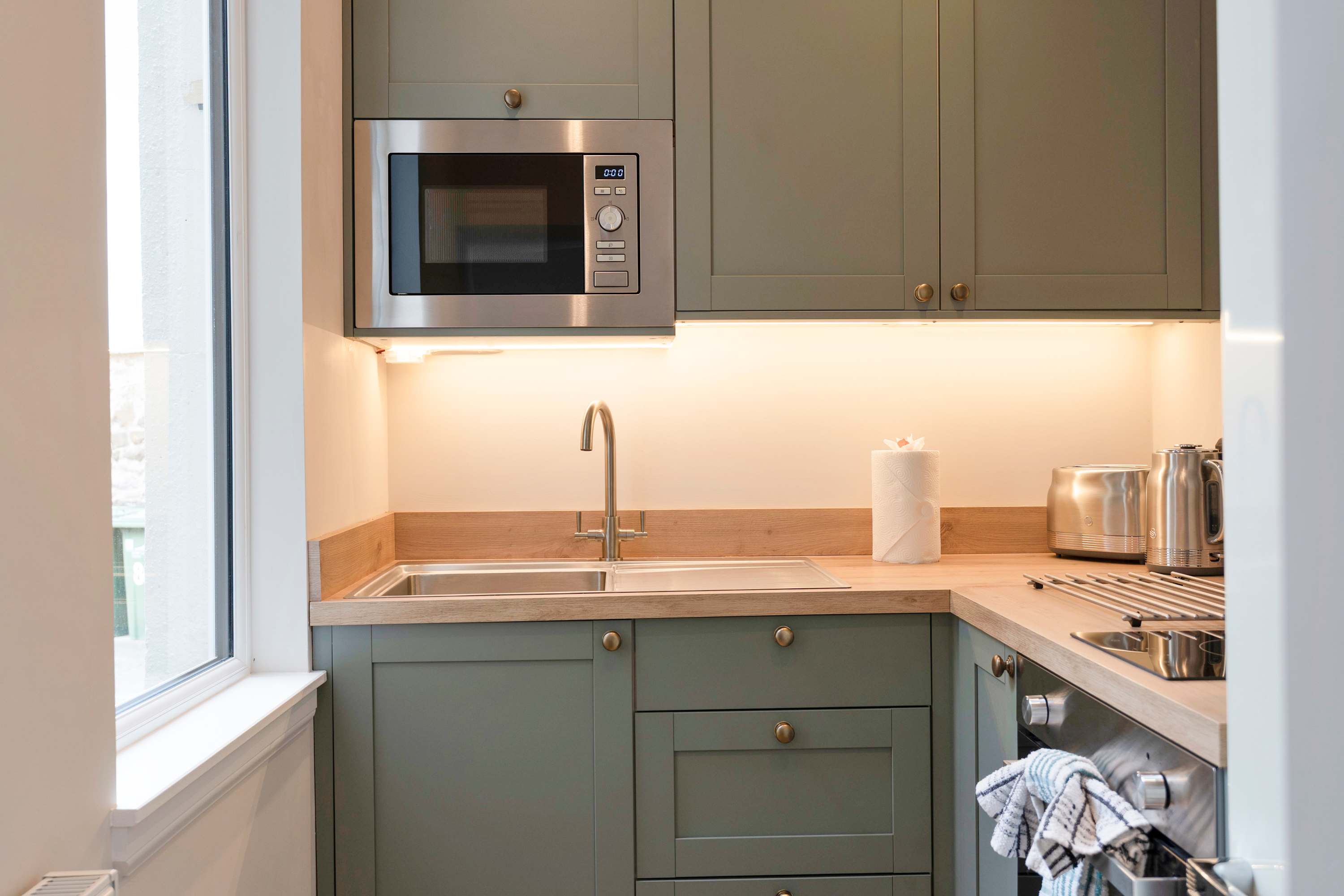 Stylish Apt Near Golf, Beach, Wi-Fi & Free Parking in High Street 86 EH32 0DG - Property image 6 - VivreStays