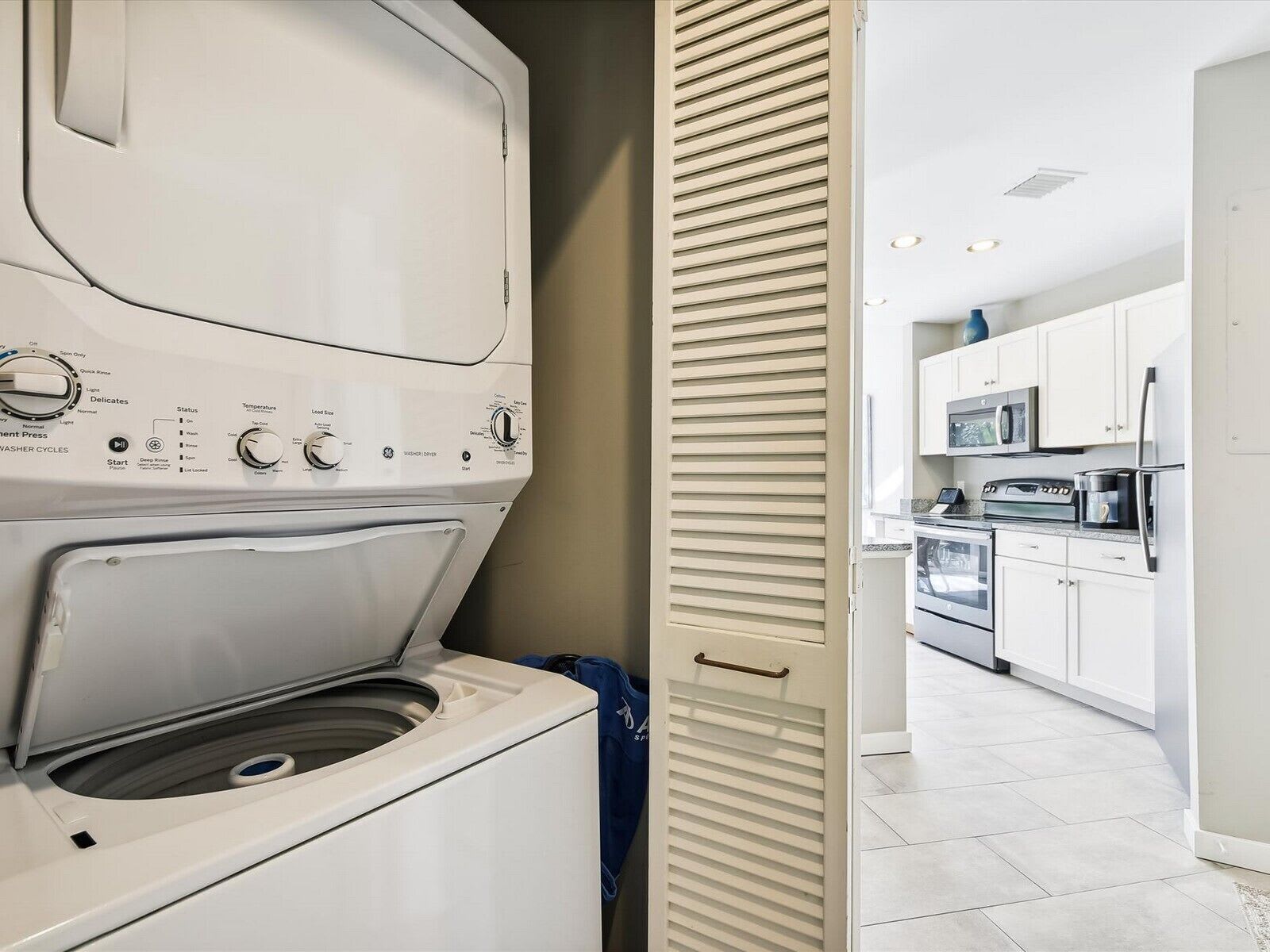 705 Barrington Park | Photo 17