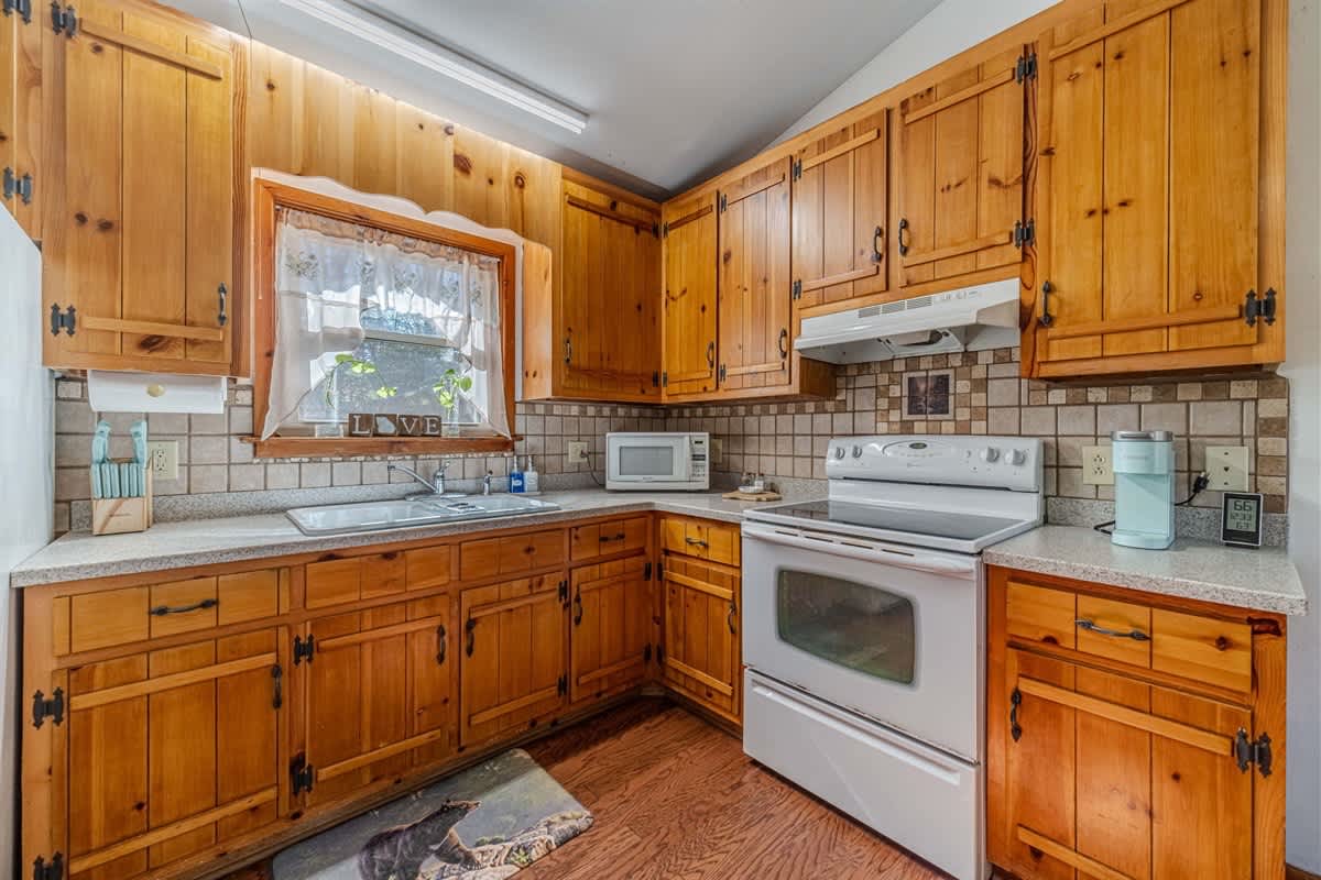 WANDERLUST - CHARMING MOUNTAIN CABIN W/ HOT TUB