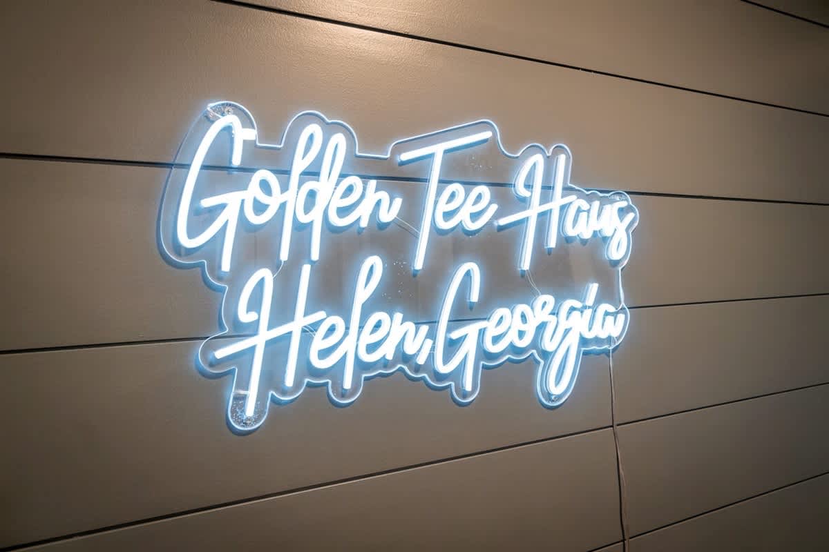 GOLDEN TEE HAUS - HOT TUB•POOL TABLE•PORCH