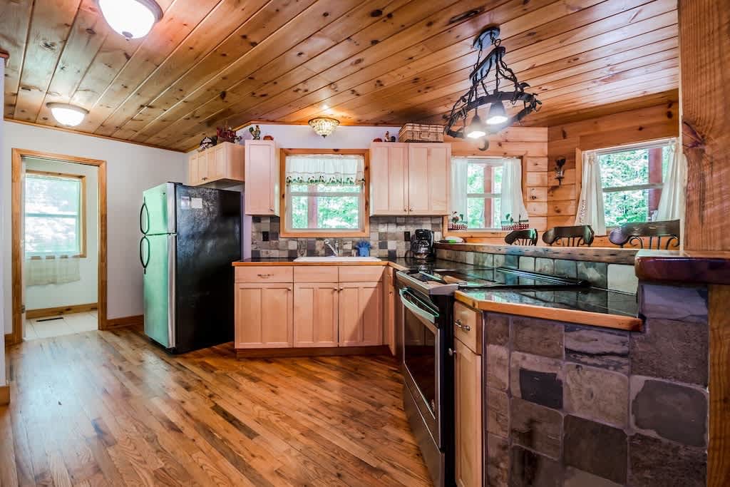 UNFORGETTABLE | PET FRIENDLY | HOT TUB