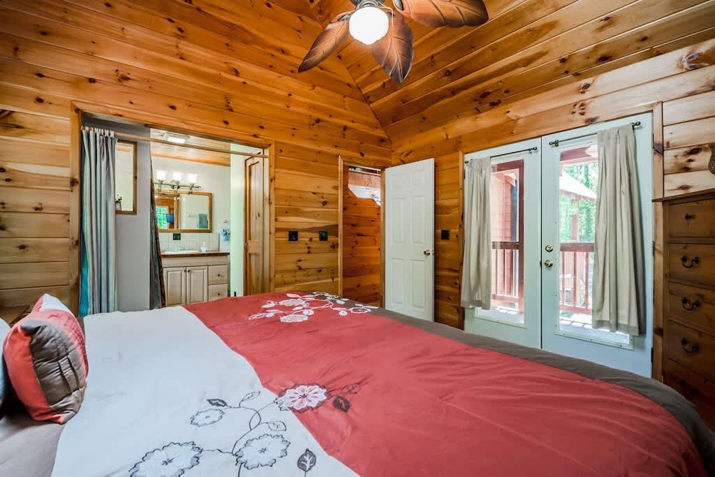 UNFORGETTABLE | PET FRIENDLY | HOT TUB