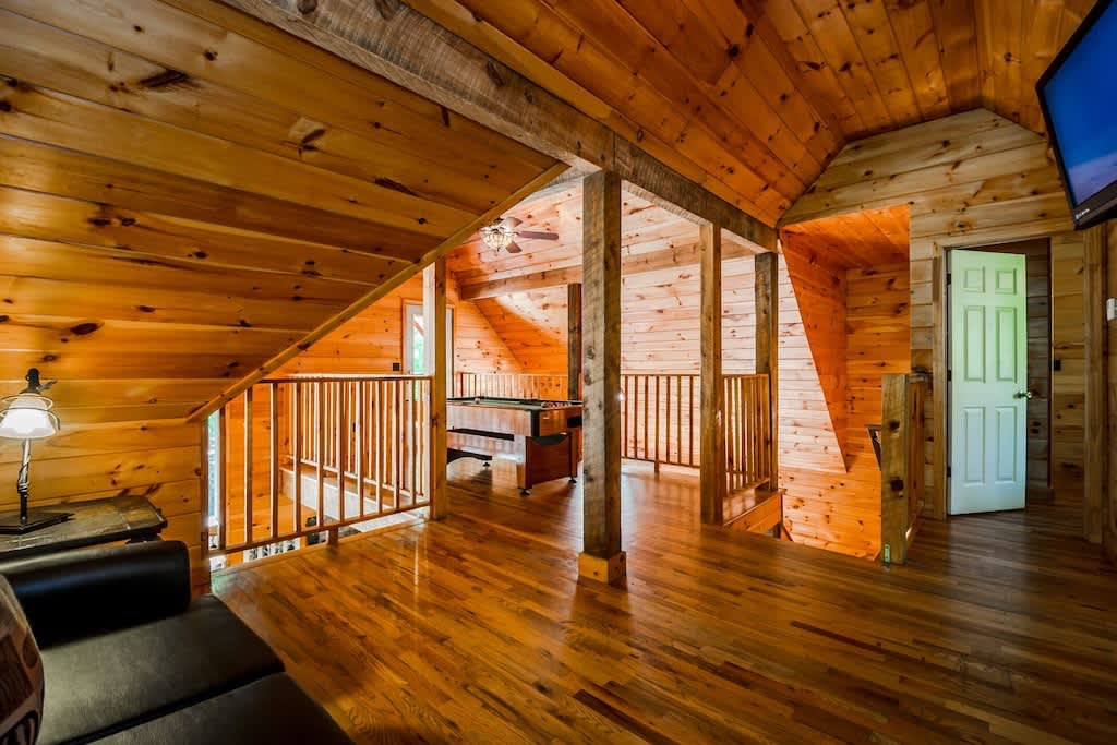 UNFORGETTABLE | PET FRIENDLY | HOT TUB