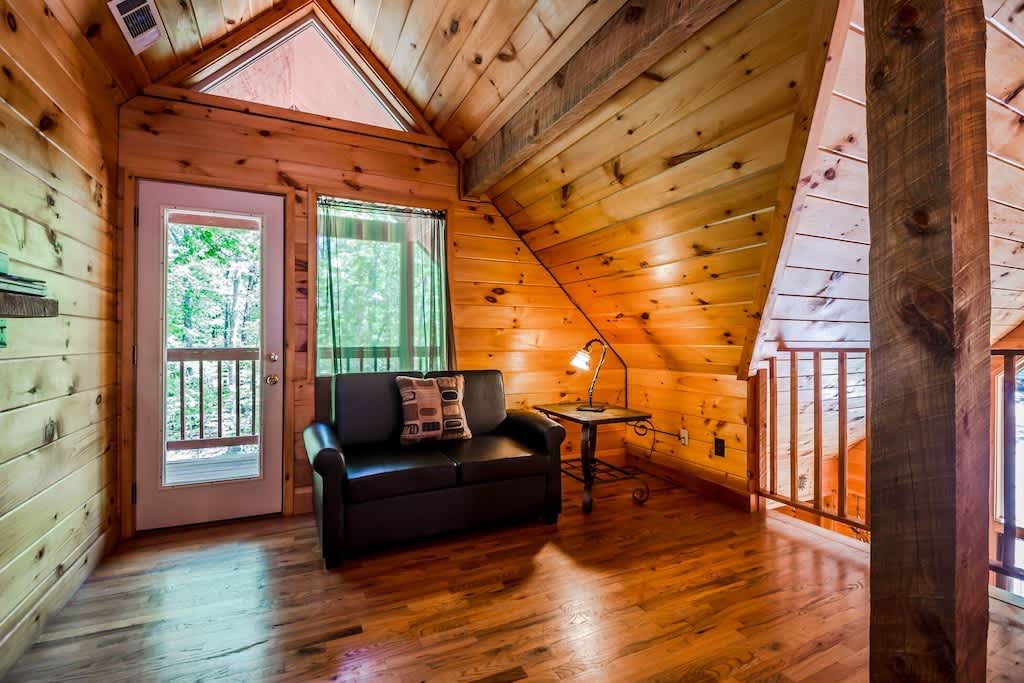 UNFORGETTABLE | PET FRIENDLY | HOT TUB