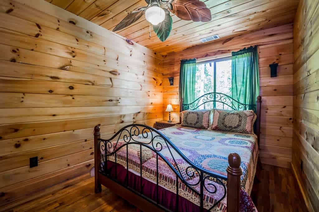 UNFORGETTABLE | PET FRIENDLY | HOT TUB