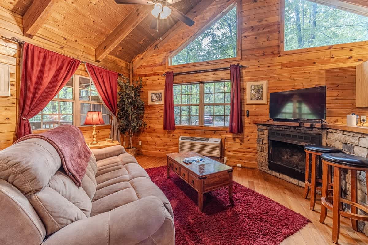 ROMANTIC GETAWAY COZY CABIN