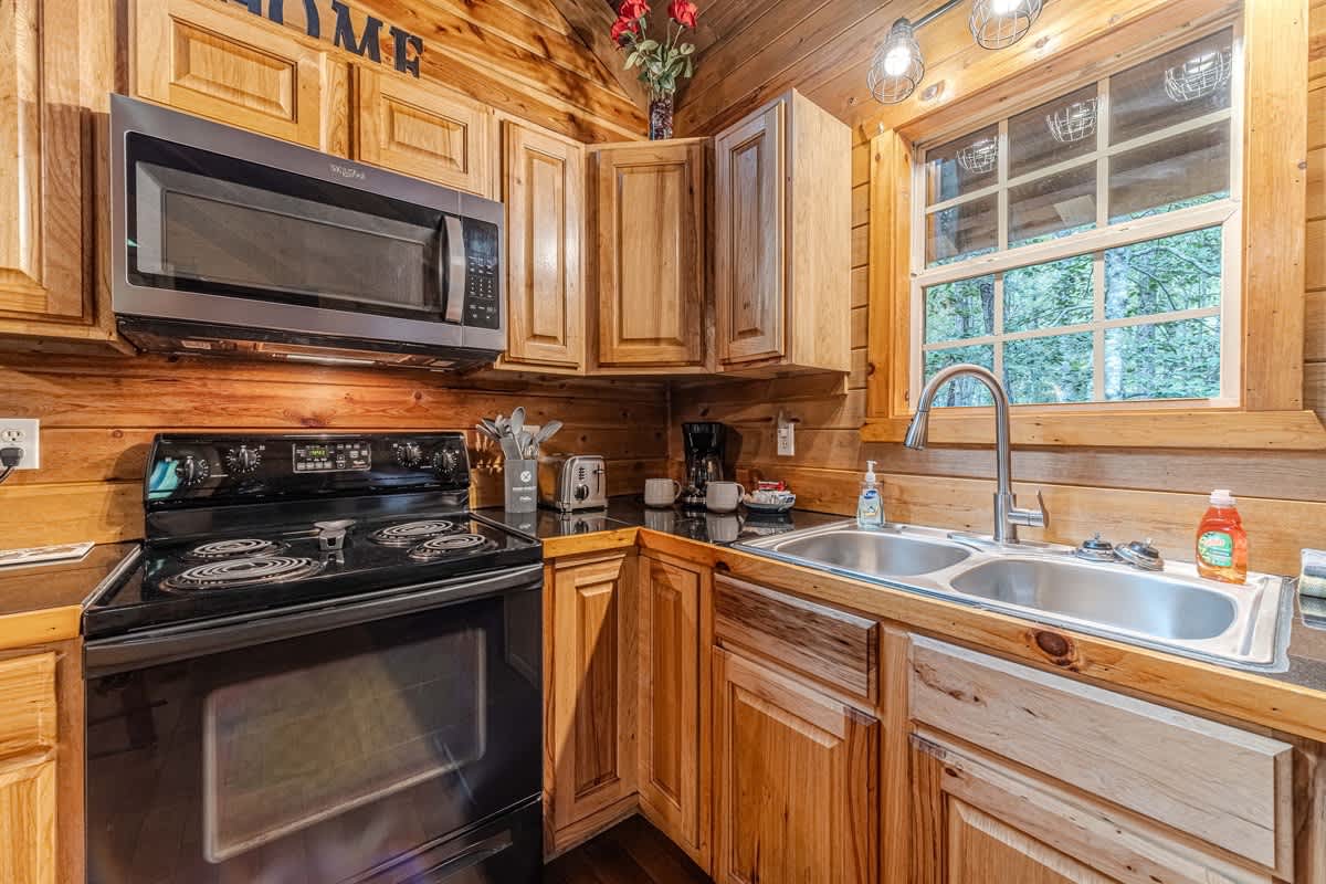ROMANTIC GETAWAY COZY CABIN