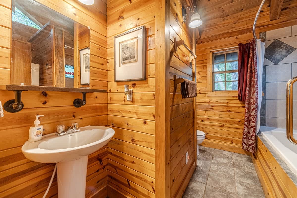 ROMANTIC GETAWAY COZY CABIN