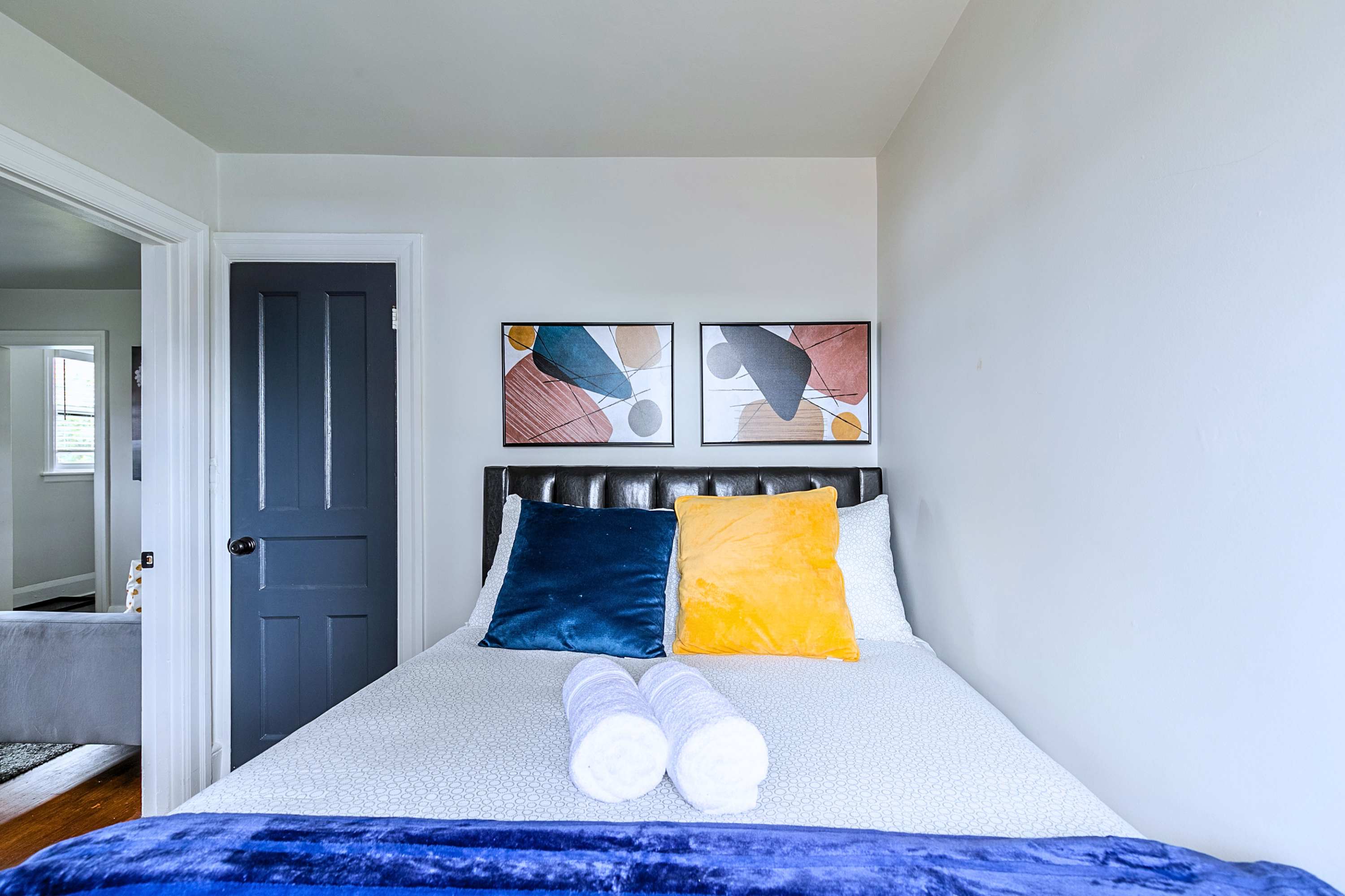 Bedroom with Queen-sized Bed