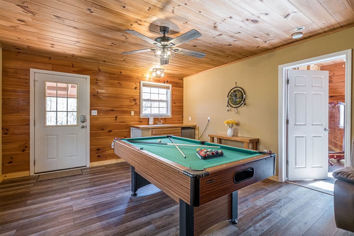 CREEKSIDE COTTAGE |PET FRIENDLY & HOT TUB