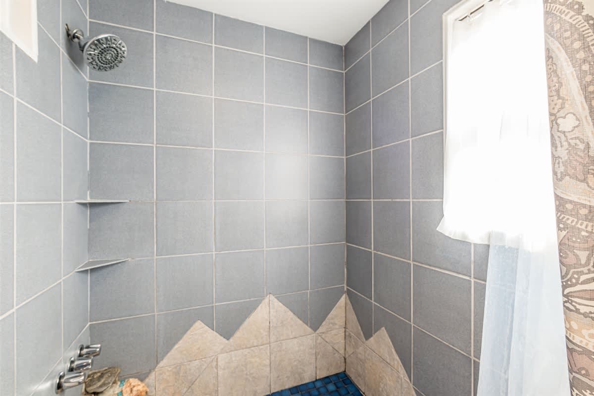 CREEKSIDE COTTAGE |PET FRIENDLY & HOT TUB