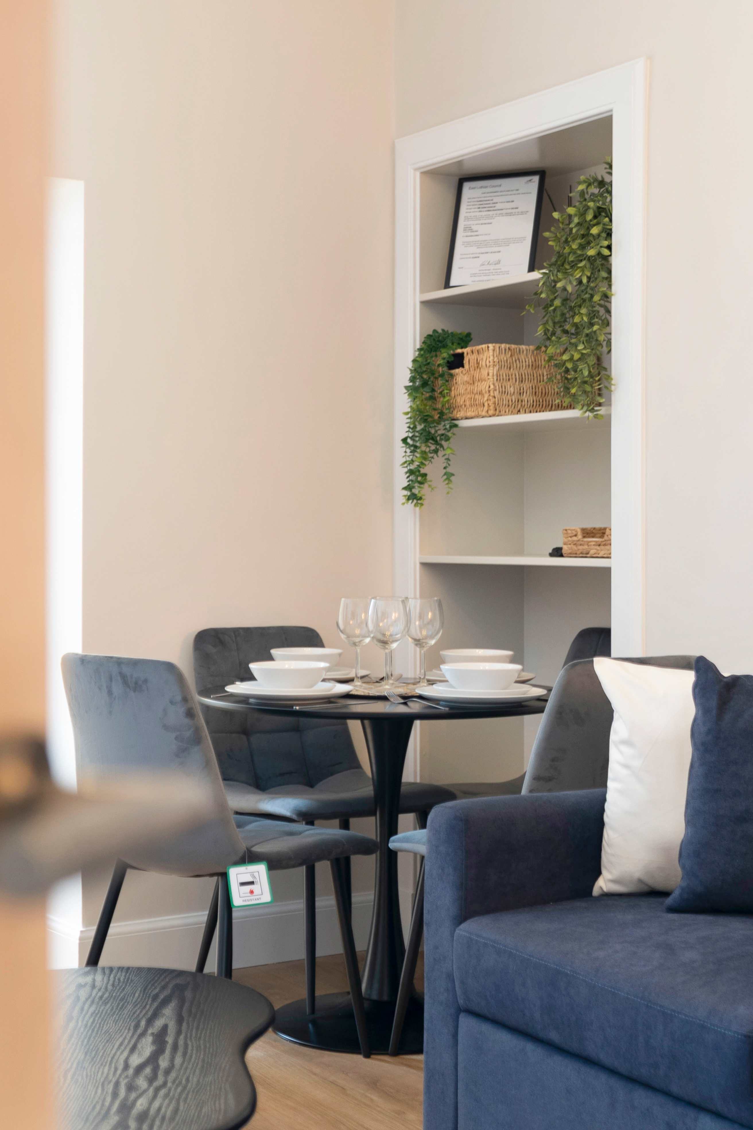 Stylish Apt Near Golf, Beach, Wi-Fi & Free Parking in High Street 86 EH32 0DG - Property image 10 - VivreStays