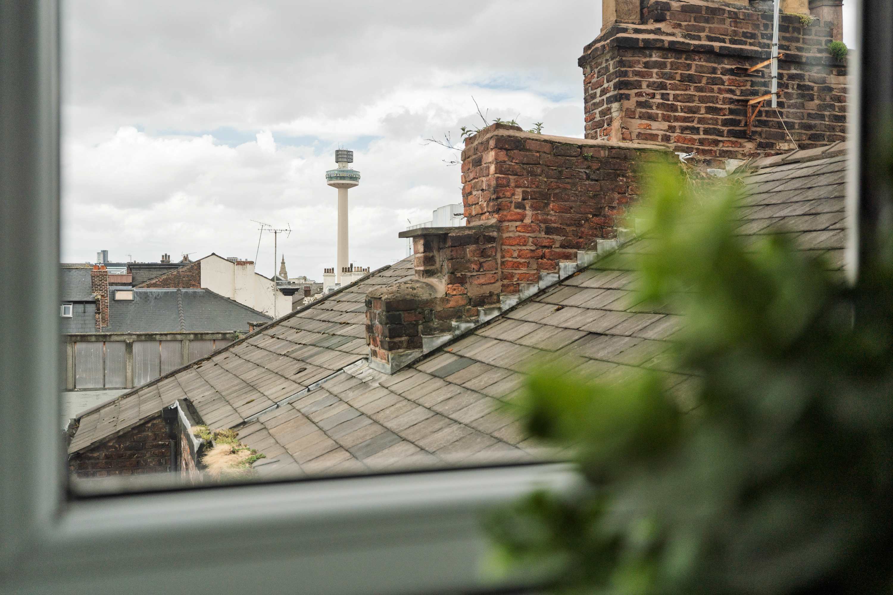 Spacious apartment for groups in City Centre in Berry Street L1 4JF - Property image 23 - VivreStays