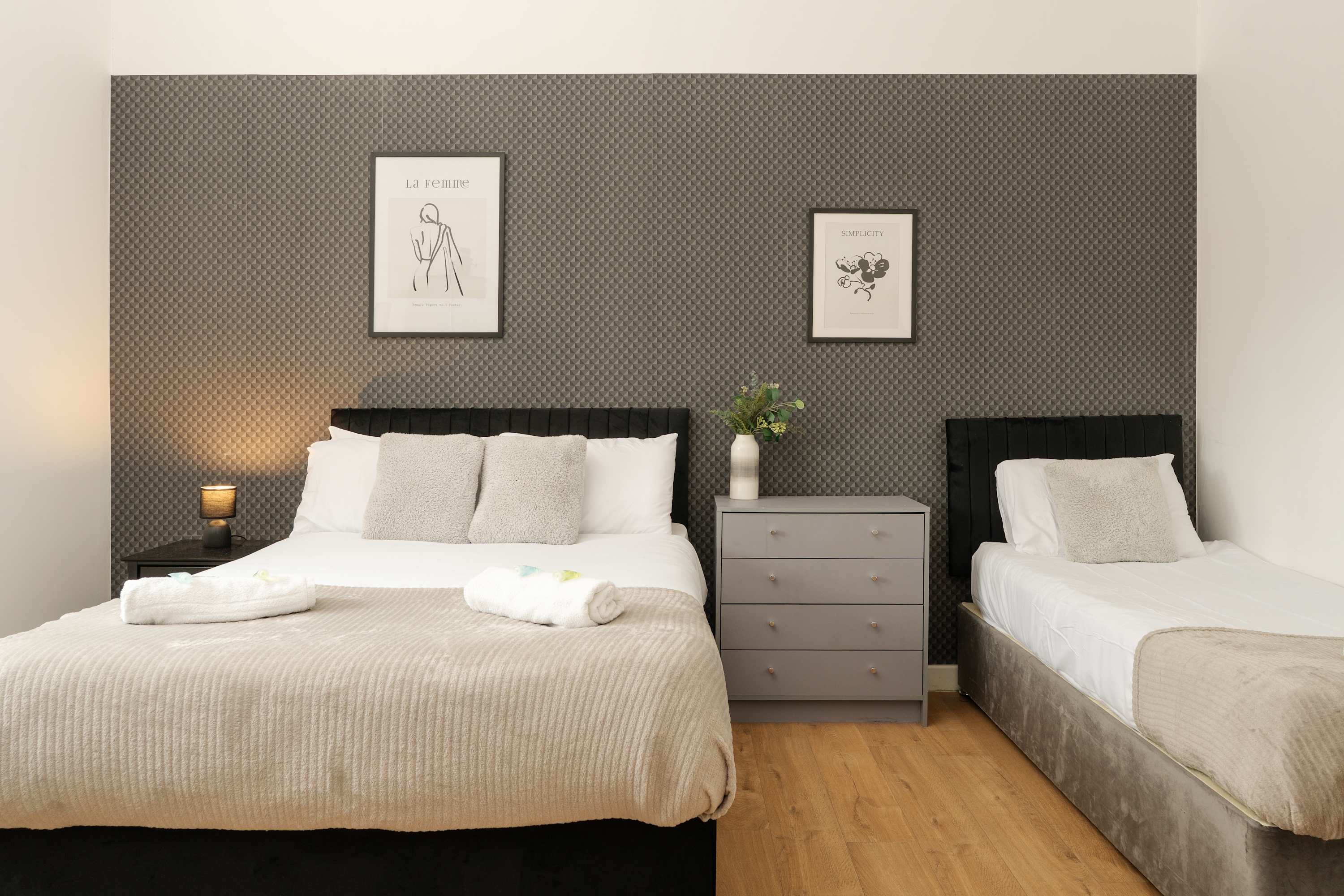 Spacious apartment for groups in City Centre in Berry Street L1 4JF - Property image 22 - VivreStays