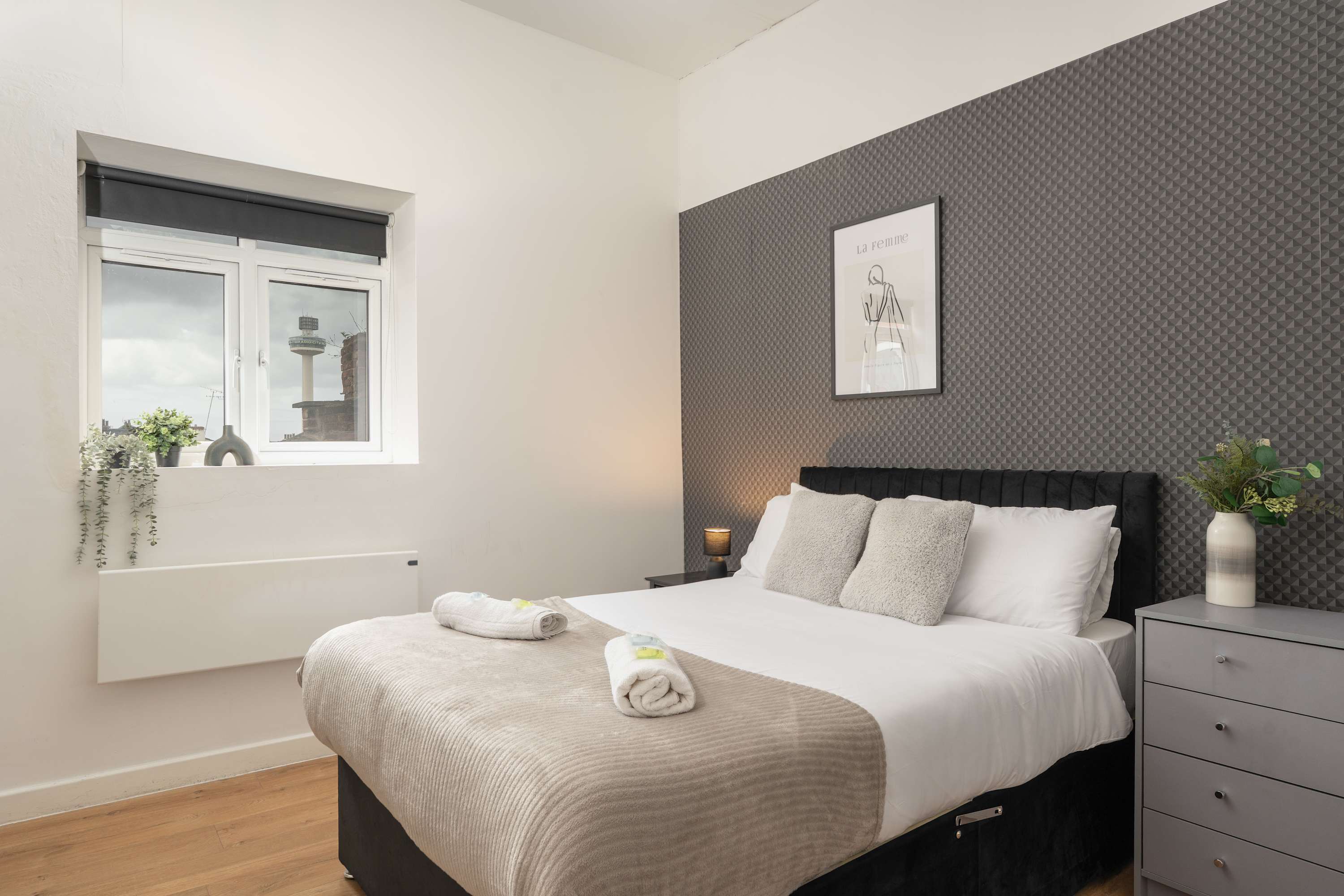 Spacious apartment for groups in City Centre in Berry Street L1 4JF - Property image 24 - VivreStays