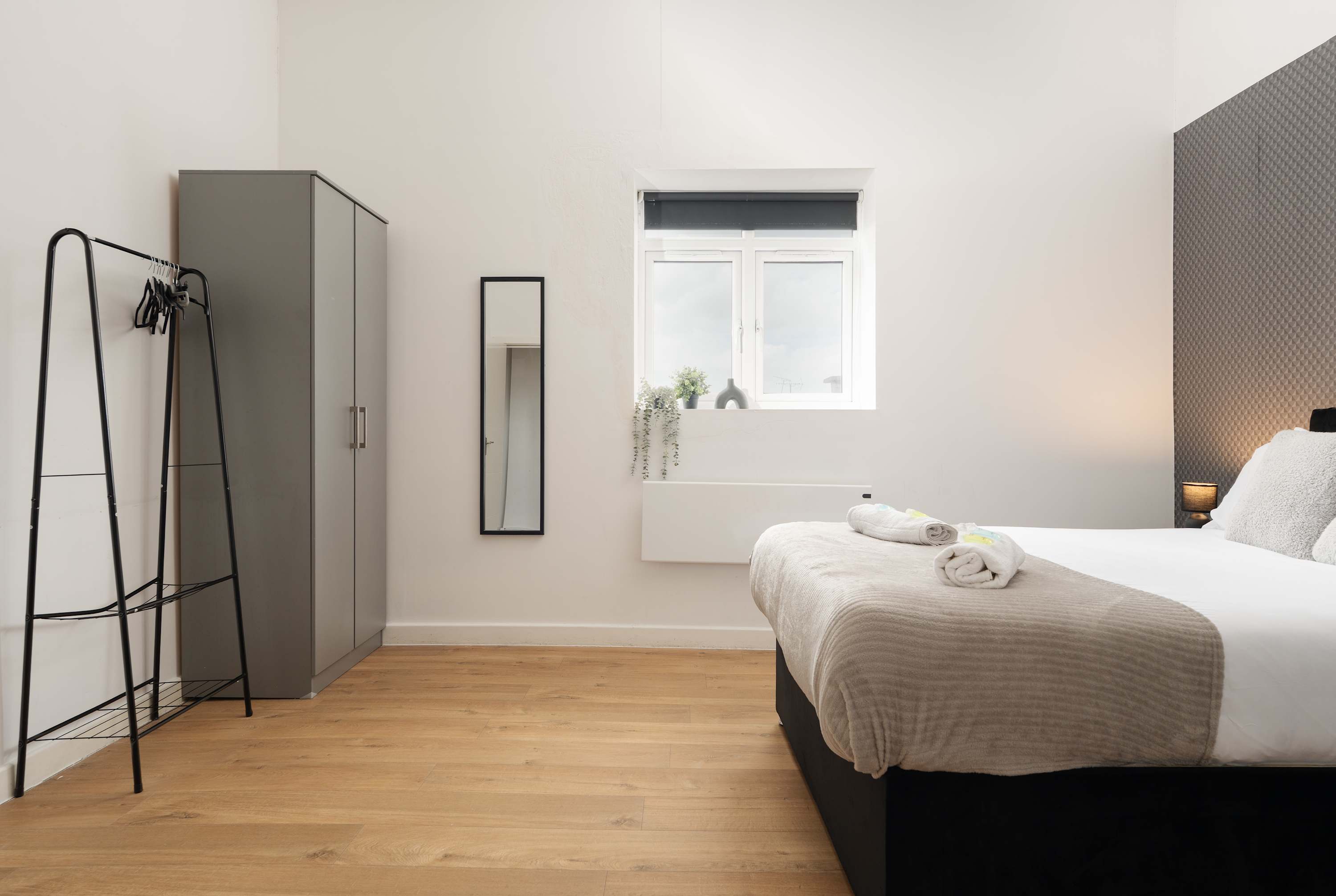 Spacious apartment for groups in City Centre in Berry Street L1 4JF - Property image 27 - VivreStays