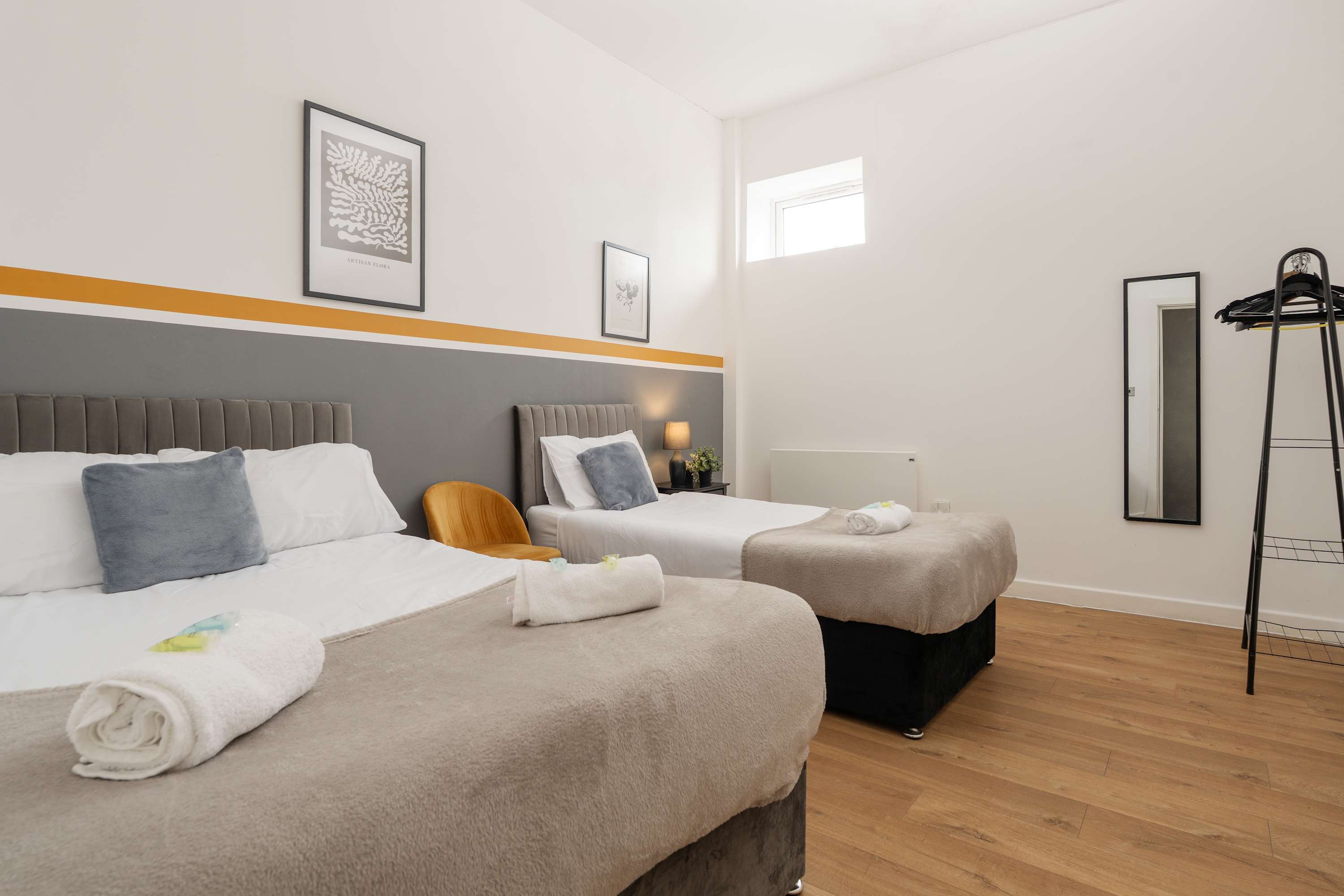 Spacious apartment for groups in City Centre in Berry Street L1 4JF - Property image 30 - VivreStays
