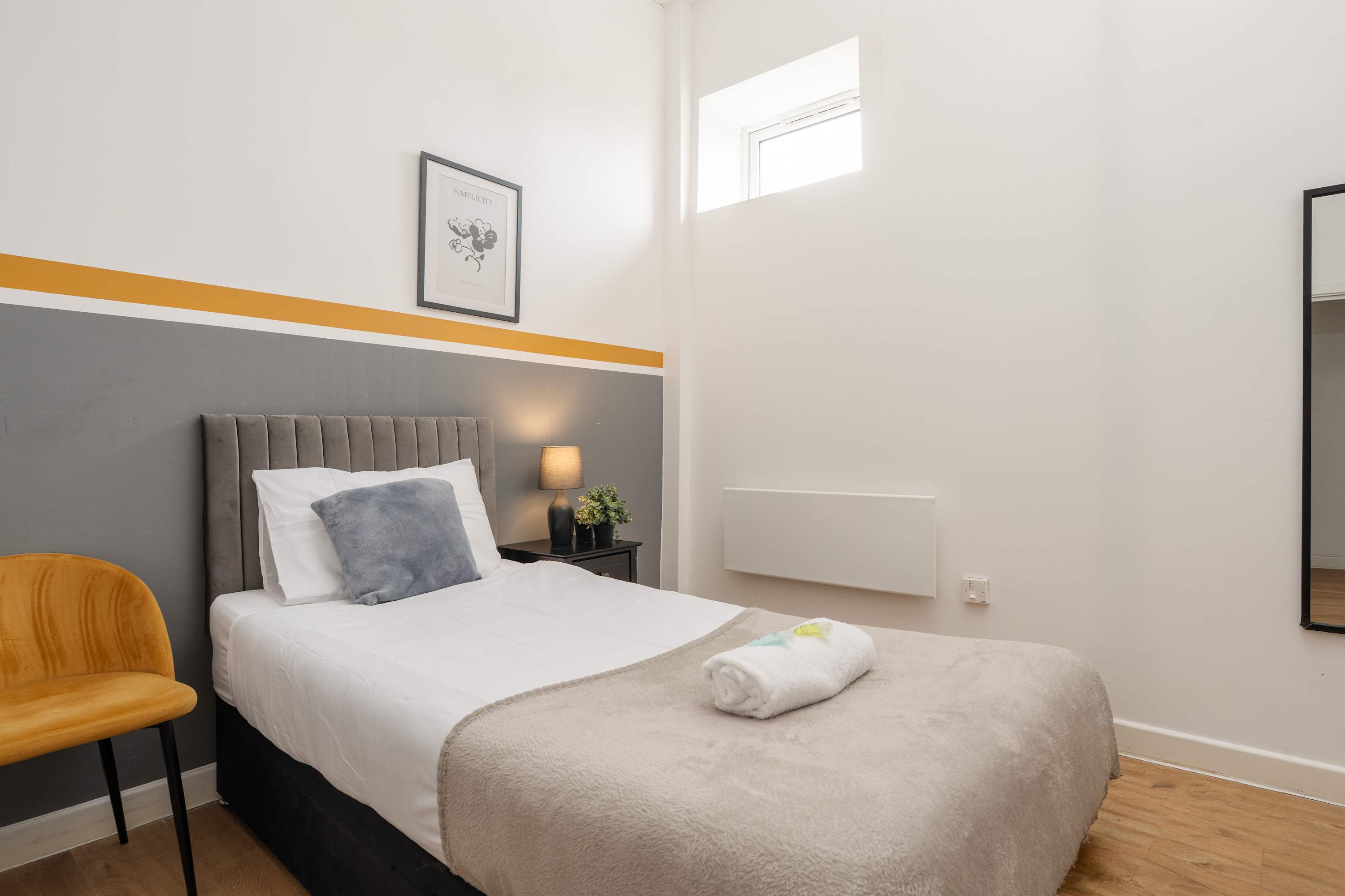 Spacious apartment for groups in City Centre in Berry Street L1 4JF - Property image 33 - VivreStays