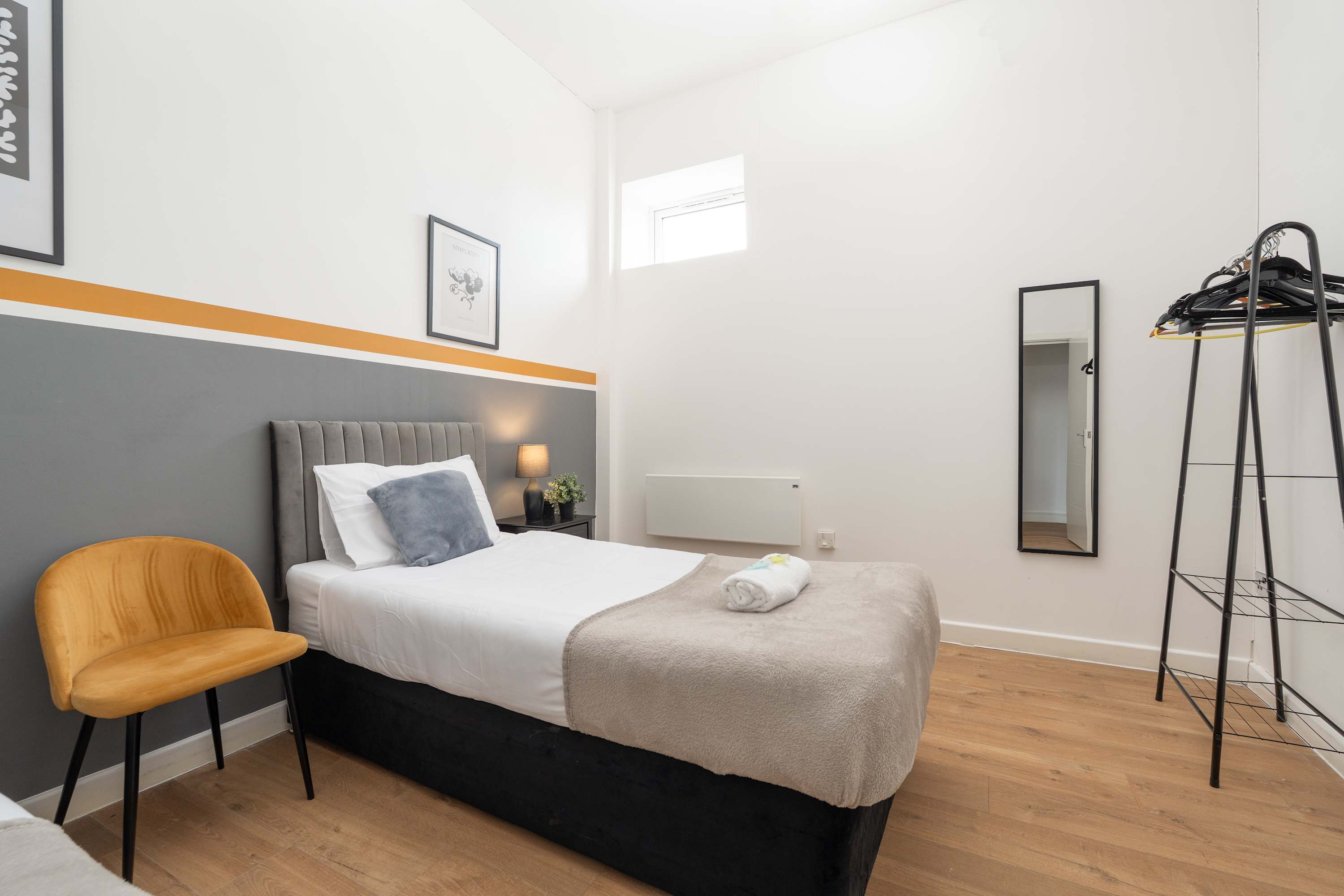 Spacious apartment for groups in City Centre in Berry Street L1 4JF - Property image 34 - VivreStays