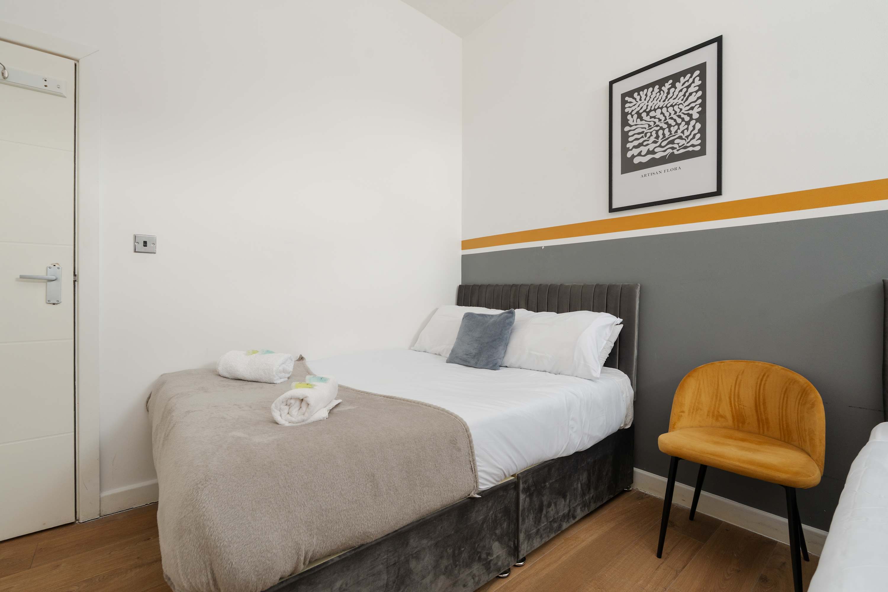 Spacious apartment for groups in City Centre in Berry Street L1 4JF - Property image 38 - VivreStays
