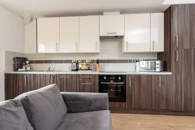 2 Bedroom Berry Street Apartments in Berry Street L1 4JF - Property image 9 - VivreStays