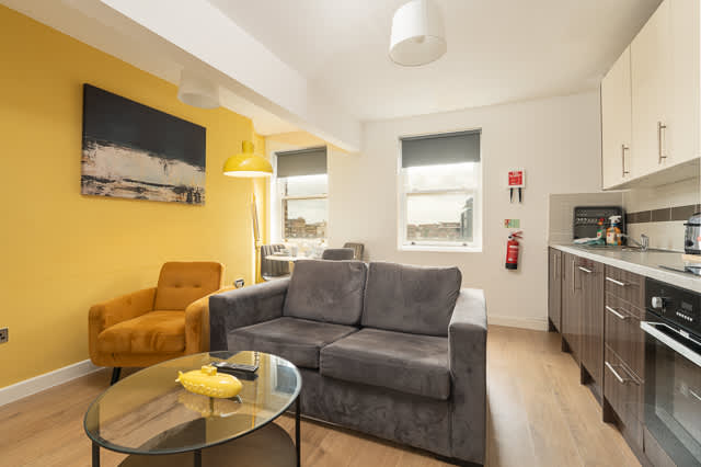 2 Bedroom Berry Street Apartments in Berry Street L1 4JF - Property image 6 - VivreStays