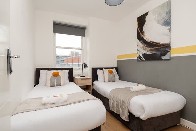 2 Bedroom Berry Street Apartments in Berry Street L1 4JF - Property image 21 - VivreStays
