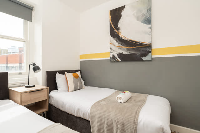 2 Bedroom Berry Street Apartments in Berry Street L1 4JF - Property image 23 - VivreStays