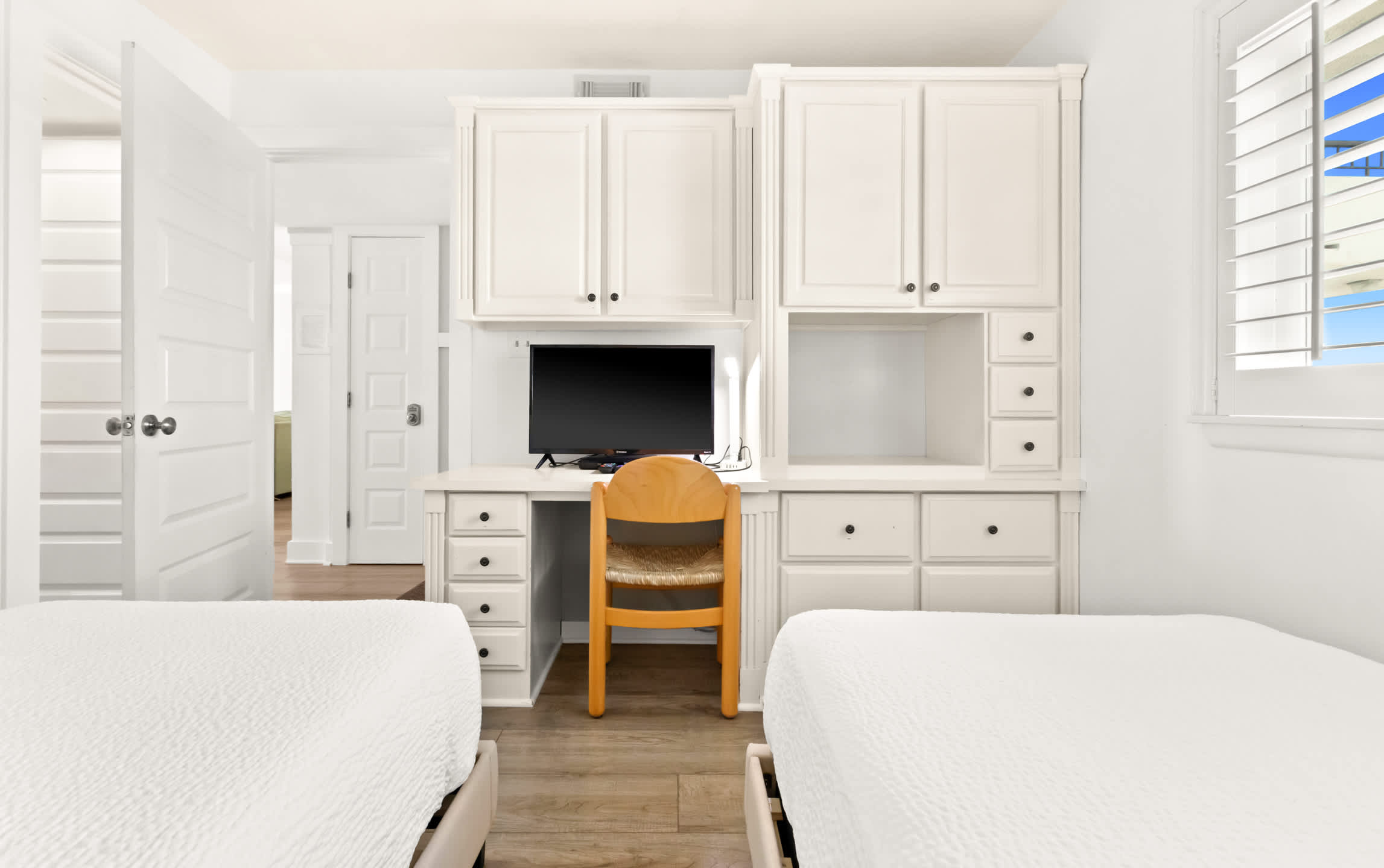 One Seagrove Place 1206 | Photo 15