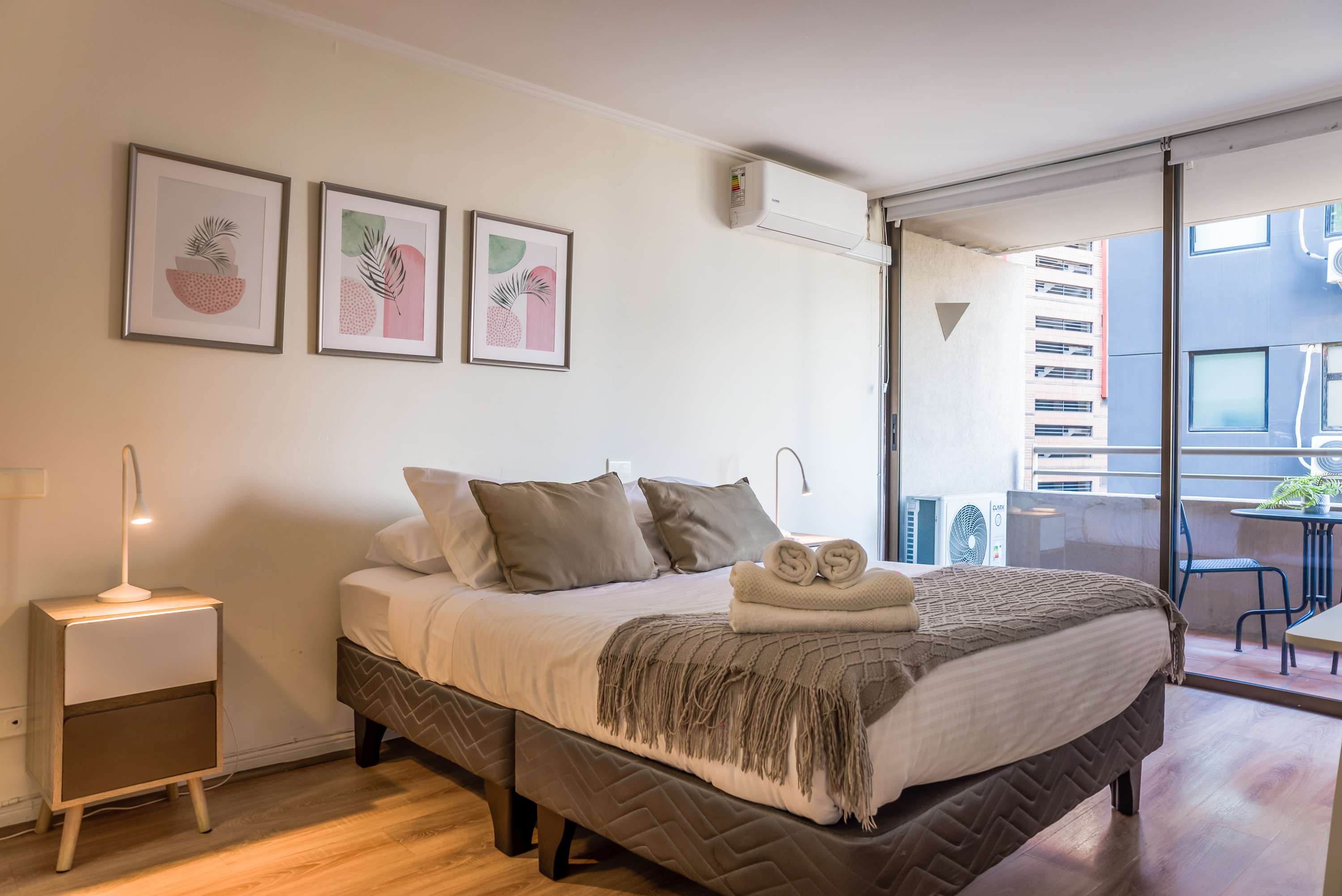 Exclusive 1BR in Las Condes: Comfort and Elegance