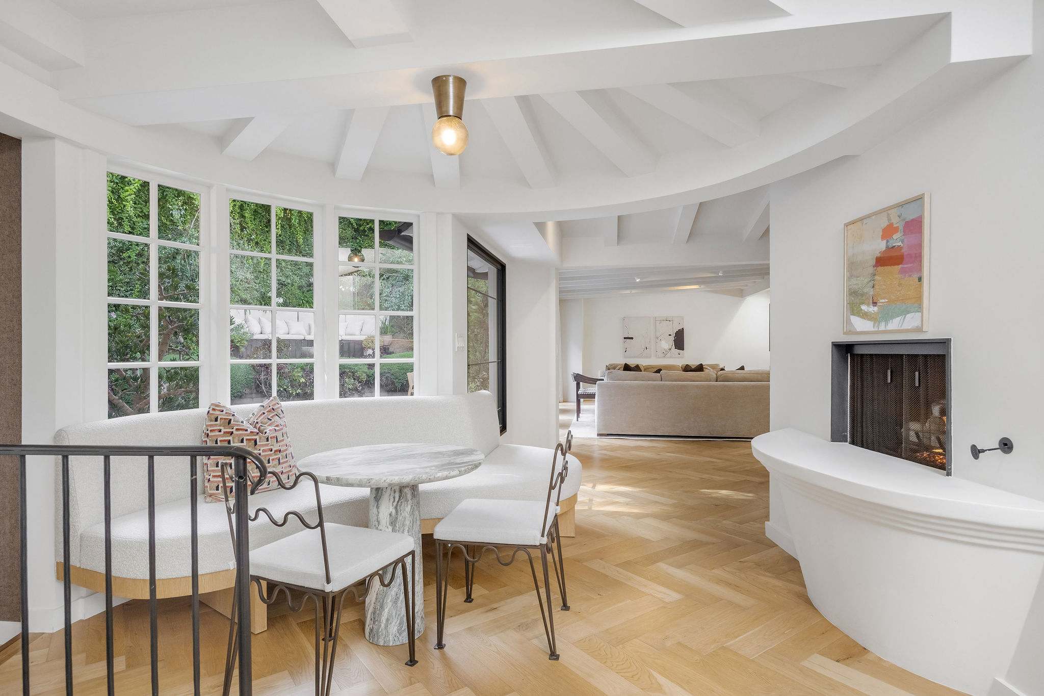 Start your mornings in a sunlit breakfast nook overlooking the garden.