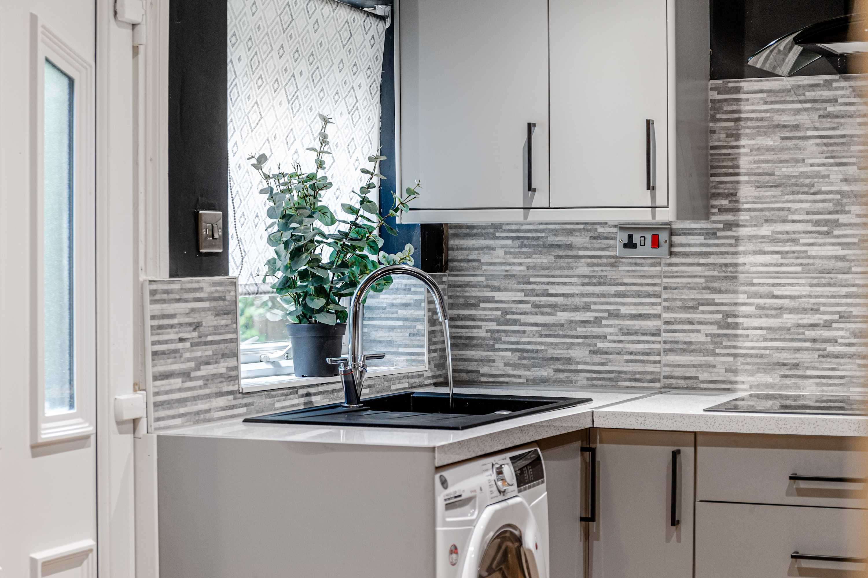 3 BR Home 3 min Close to MCR City Centre+Free Park in Eldermount Road 22 M9 8BT - Property image 10 - VivreStays