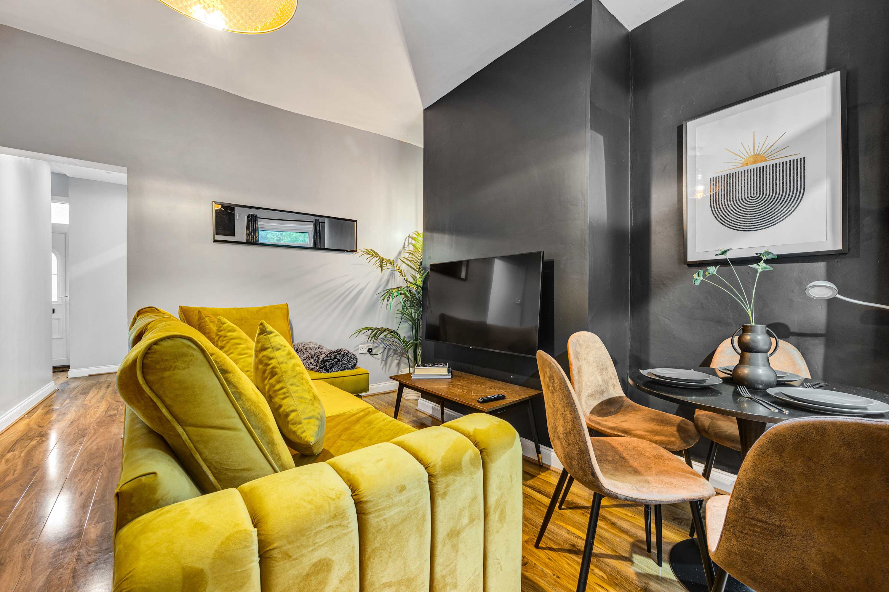 3 BR Home 3 min Close to MCR City Centre+Free Park in Eldermount Road 22 M9 8BT - Property image 16 - VivreStays