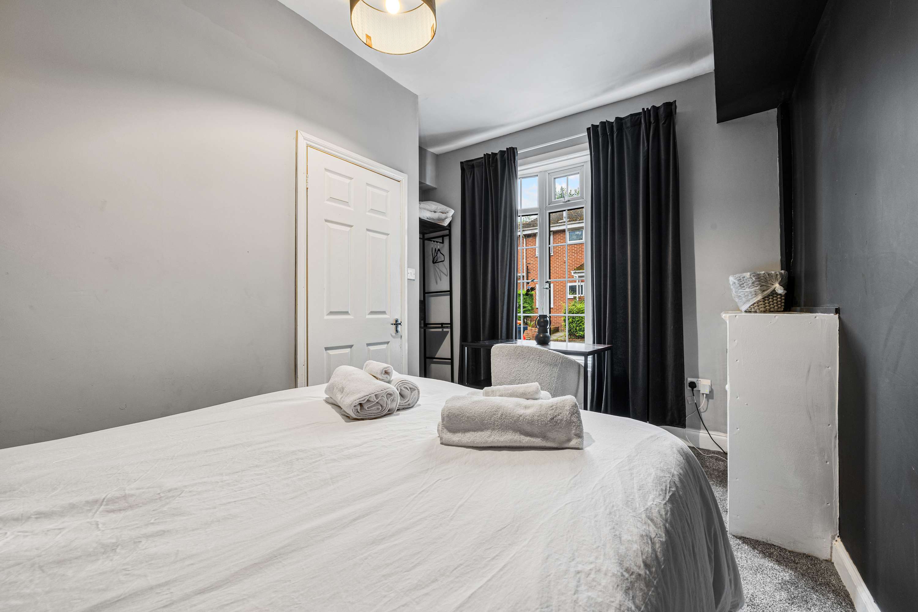 3 BR Home 3 min Close to MCR City Centre+Free Park in Eldermount Road 22 M9 8BT - Property image 24 - VivreStays