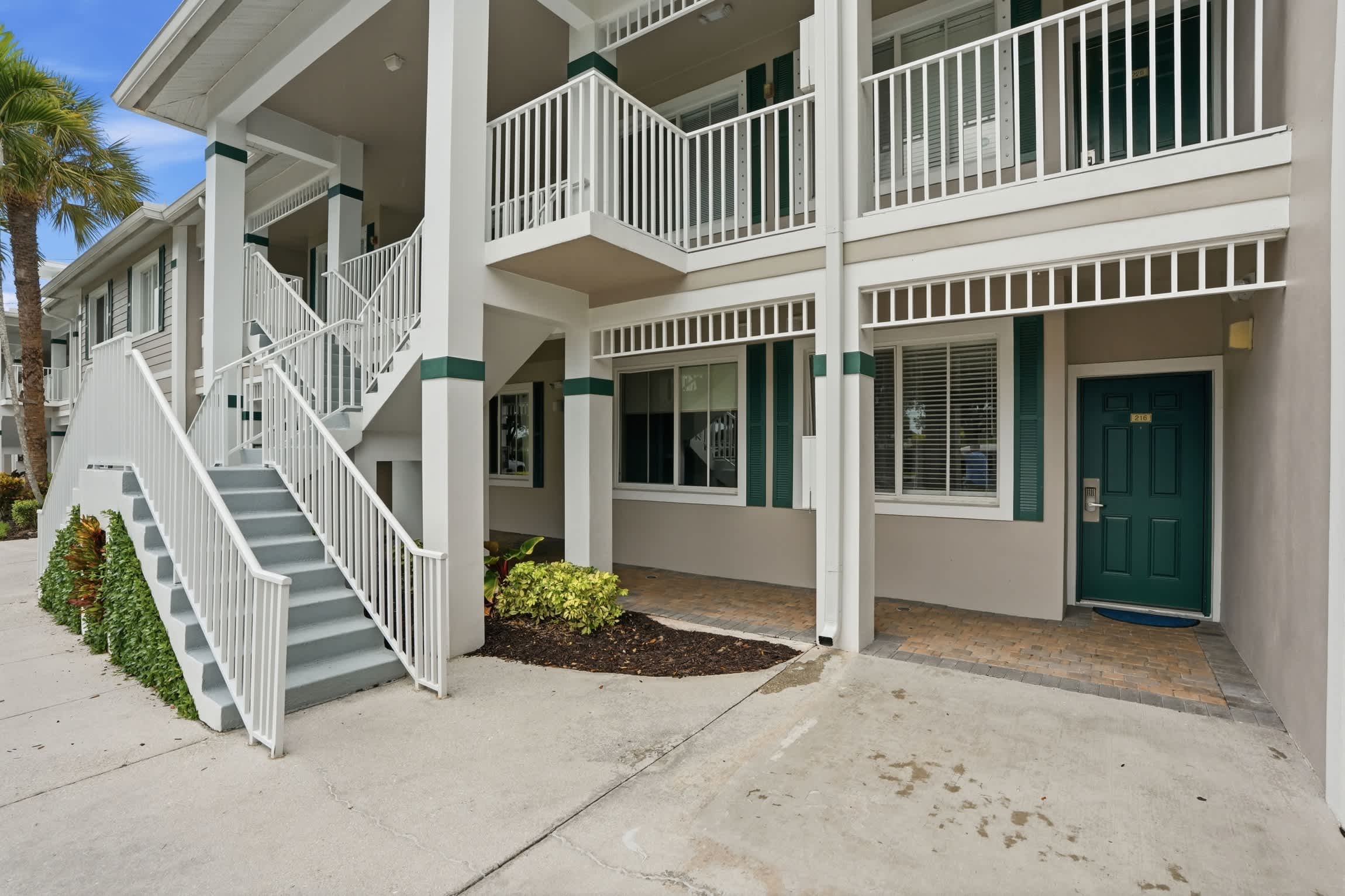 224 Second Floor Lake View Sleeps 6 | Photo 10
