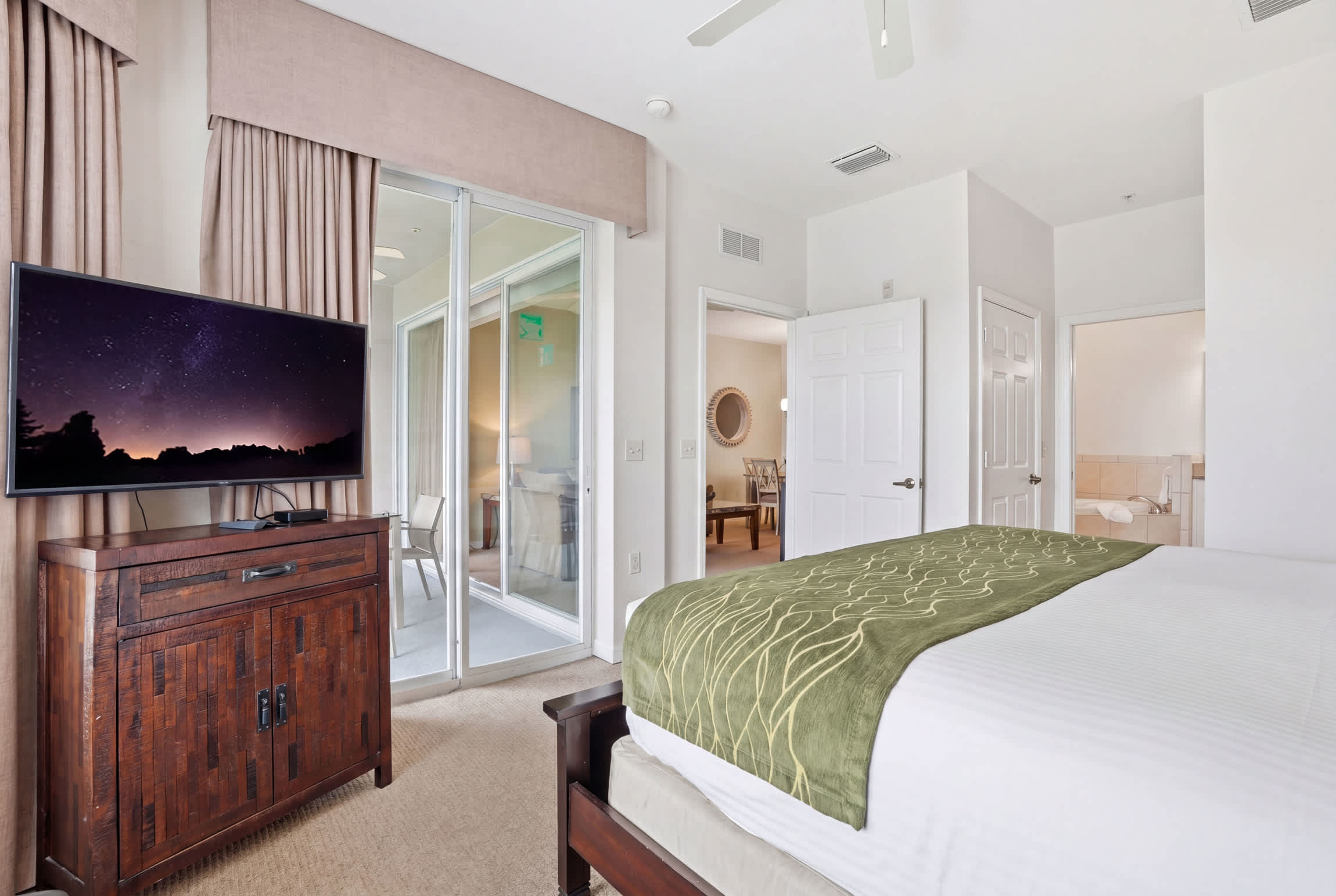 224 Second Floor Lake View Sleeps 6 | Photo 25