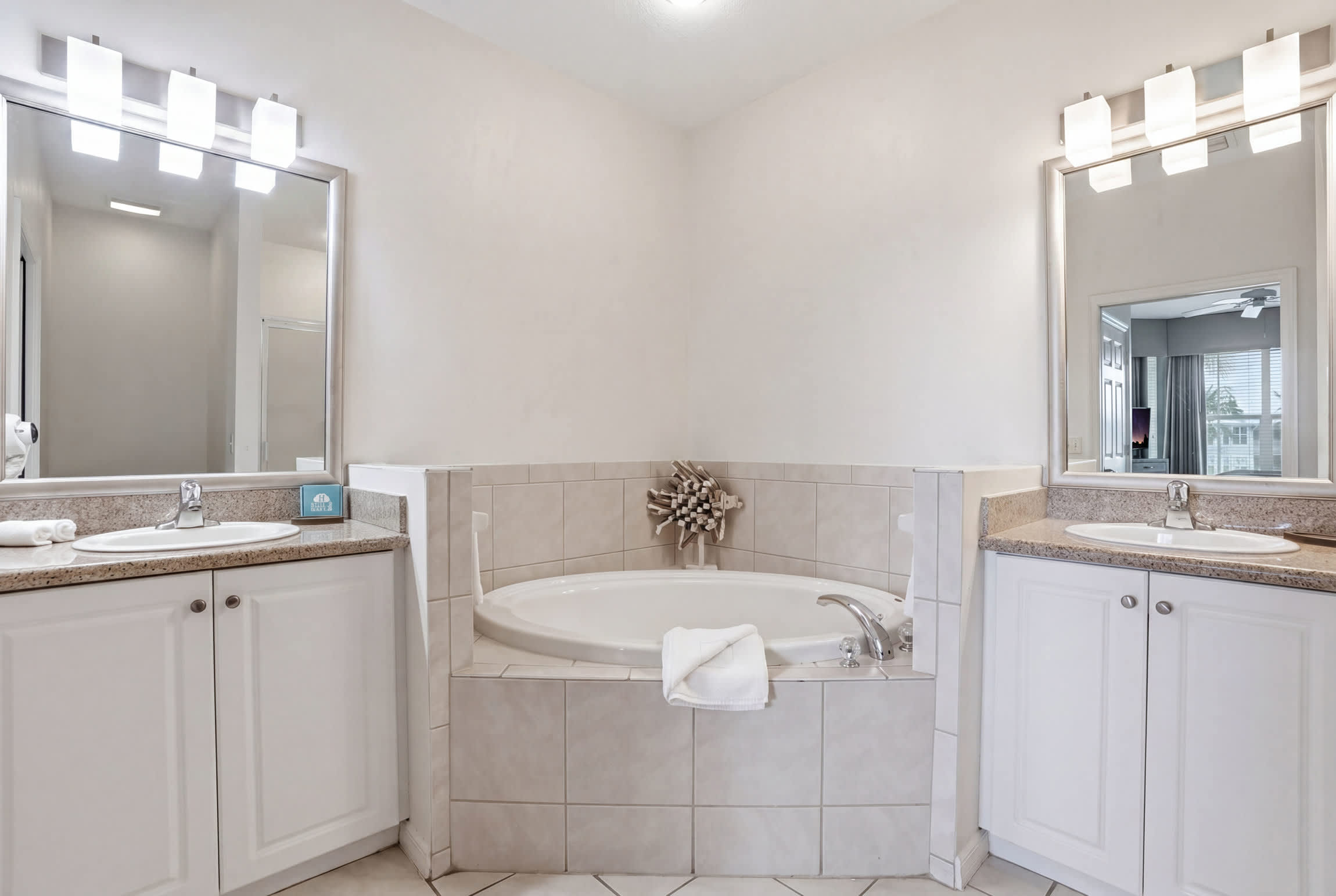 224 Second Floor Lake View Sleeps 6 | Photo 26