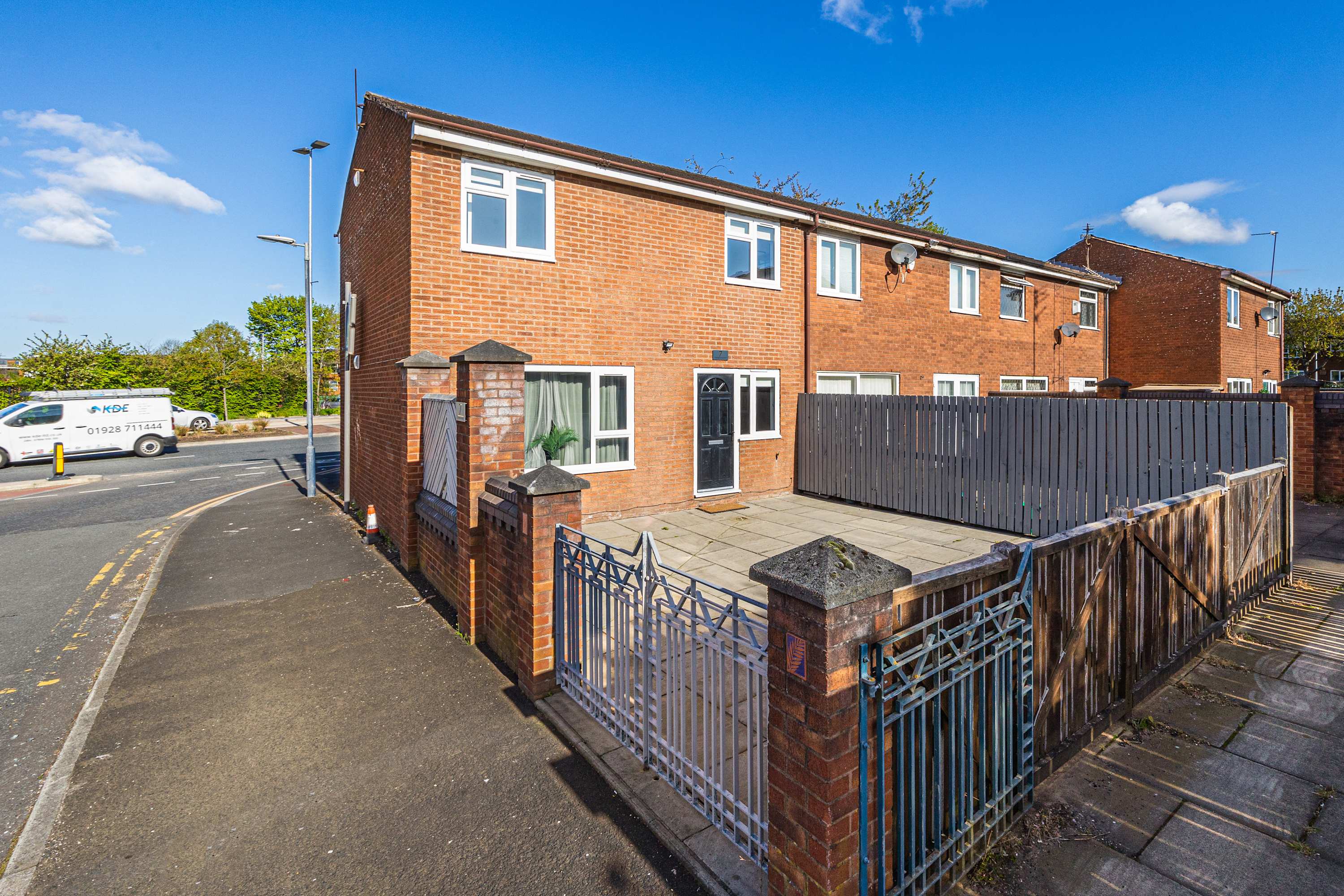 4Bed Salford Quays | Sleeps 8 | 2 Ensuites|Parking in Crowther Avenue 7 M5 3JU - Property image 59 - VivreStays