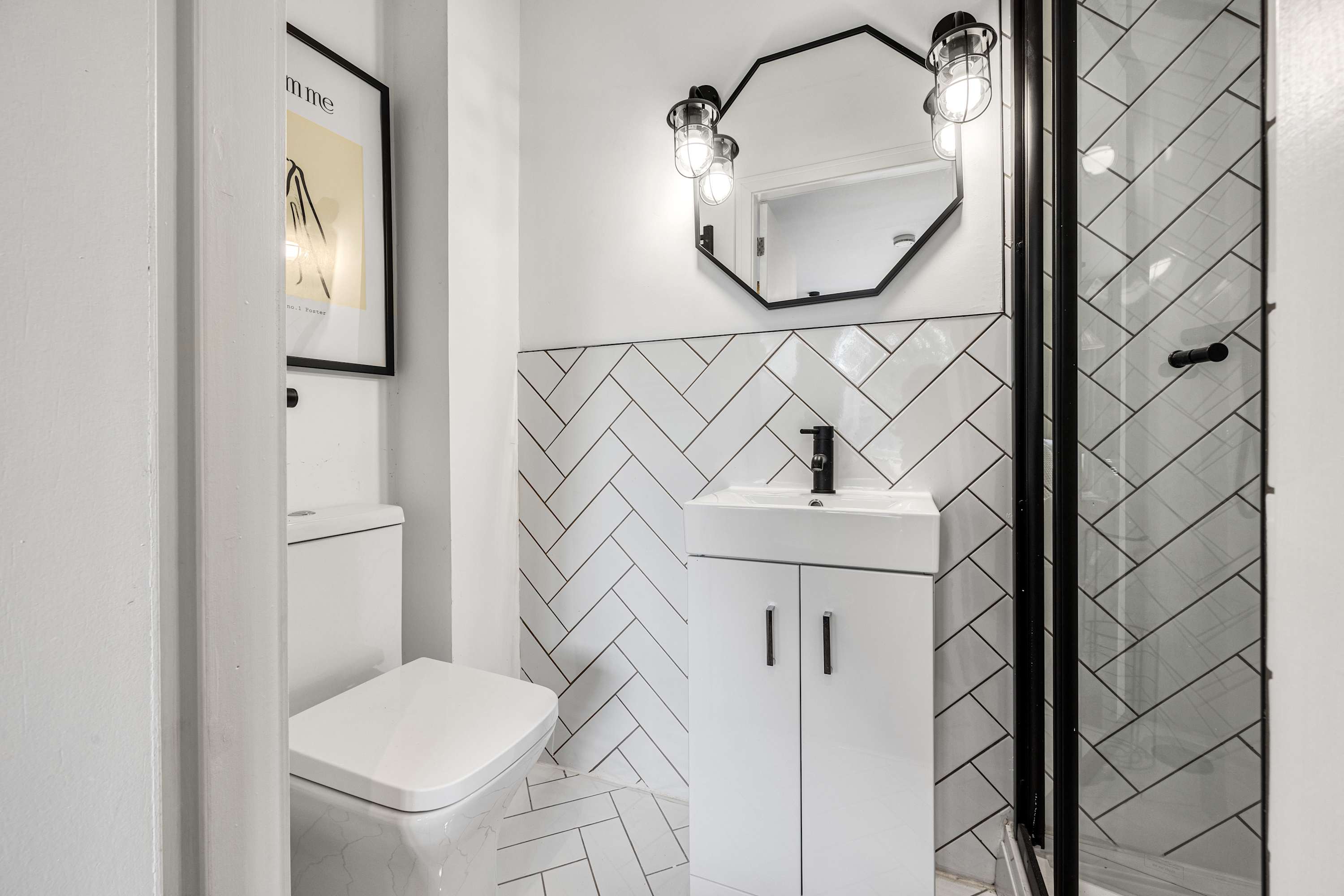 4Bed Salford Quays | Sleeps 8 | 2 Ensuites|Parking in Crowther Avenue 7 M5 3JU - Property image 20 - VivreStays