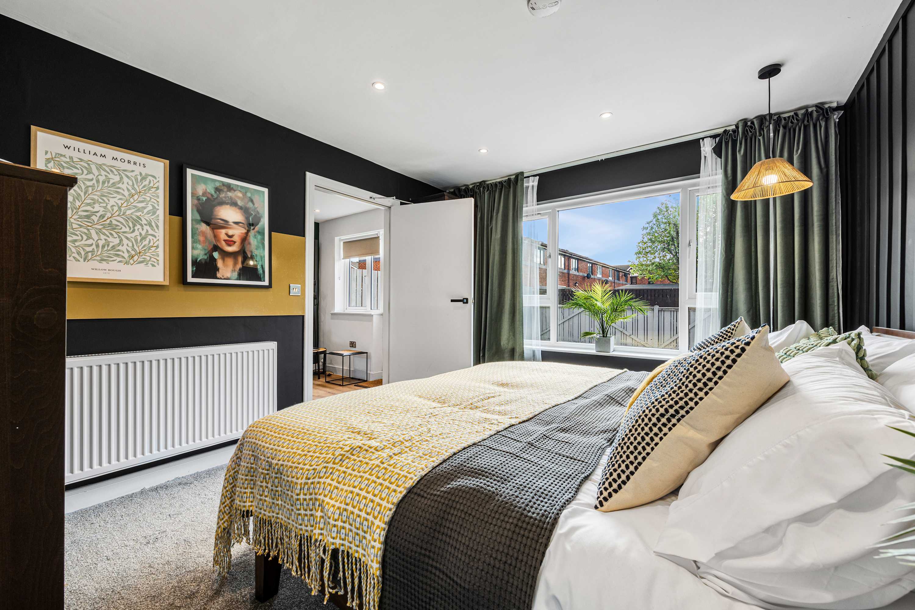 4Bed Salford Quays | Sleeps 8 | 2 Ensuites|Parking in Crowther Avenue 7 M5 3JU - Property image 10 - VivreStays